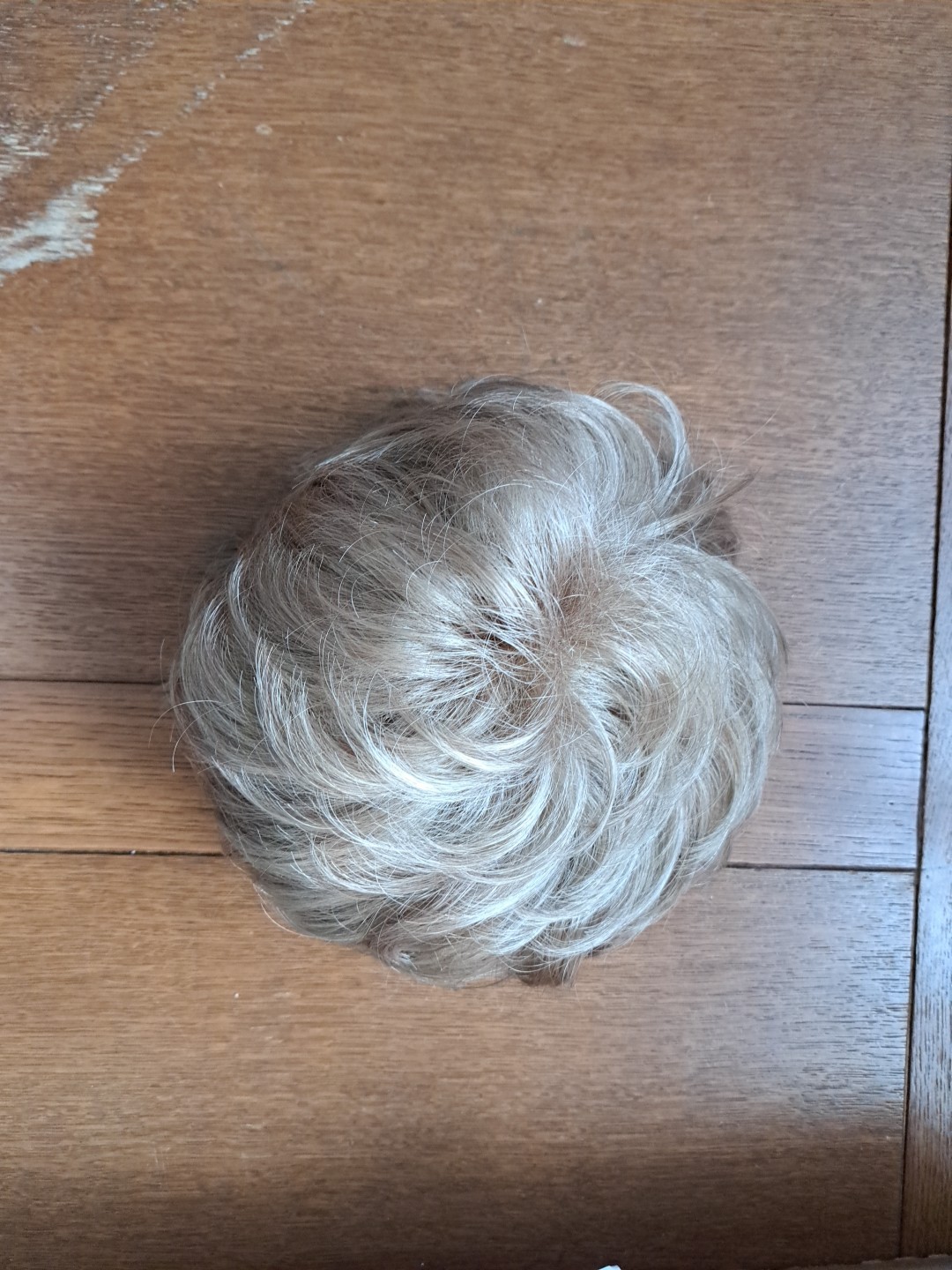 Tony Of Beverly Elura Blend Wig Preowned in Box