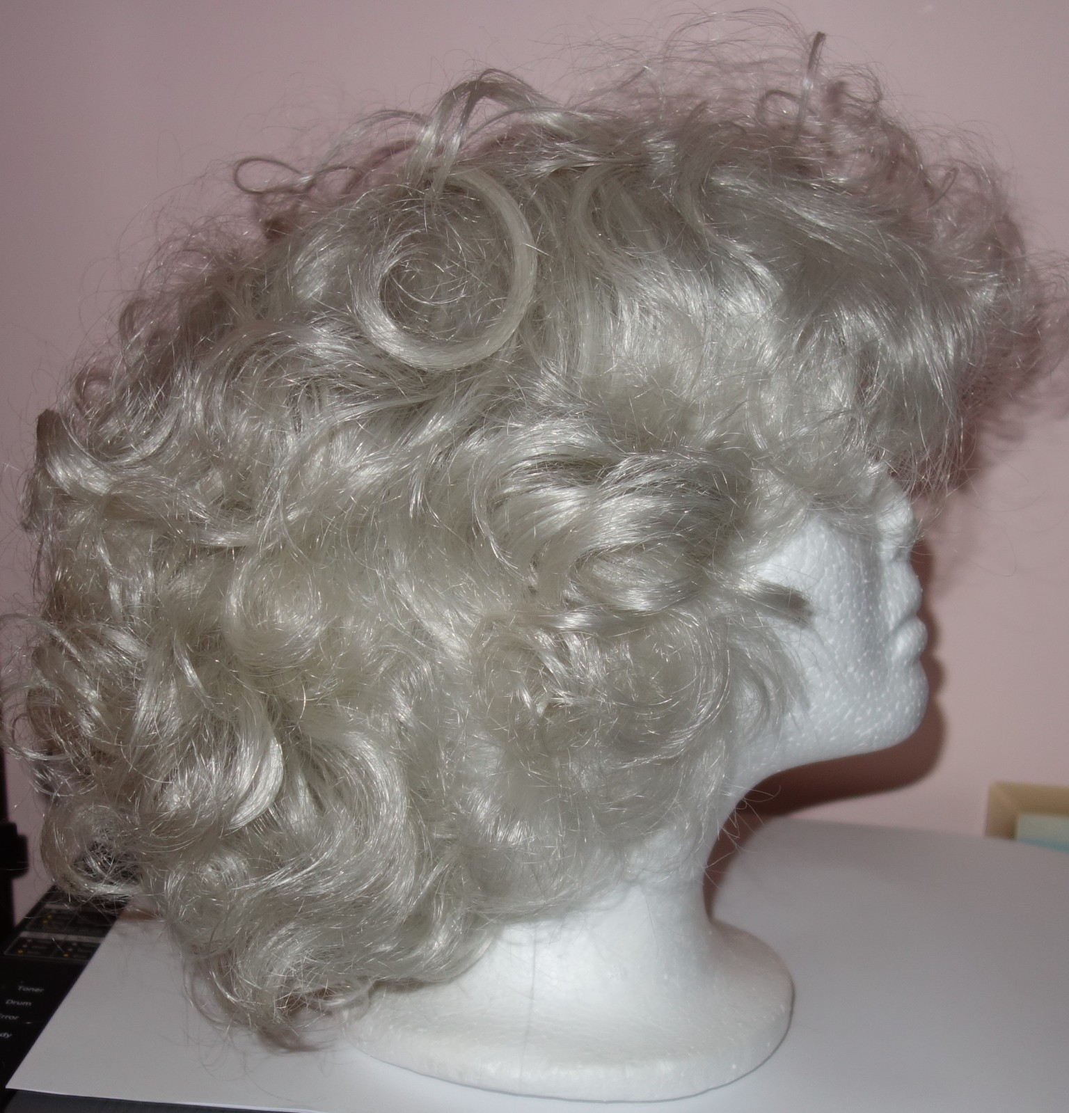 Envy Kenya Lace Front Cap Curly Wig – Color #60 White – NWOT #3
