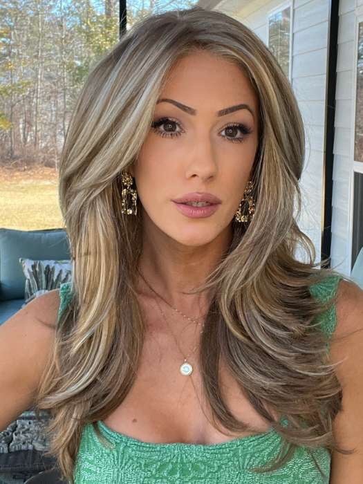 FLASH SALE NEW IN BOX ENVY WIG SHEENA Light Blonde Lace Front Ash Highlights