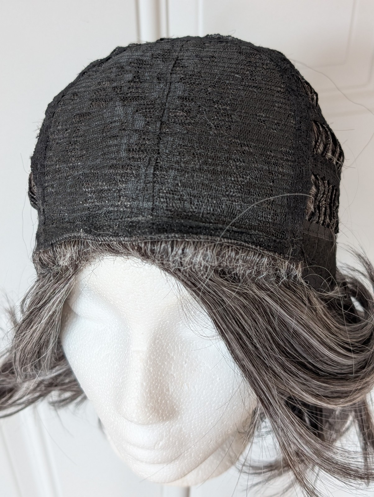 Women’s Medium Straight Wig – Salt & Pepper – Synthetic – Elastic Cap