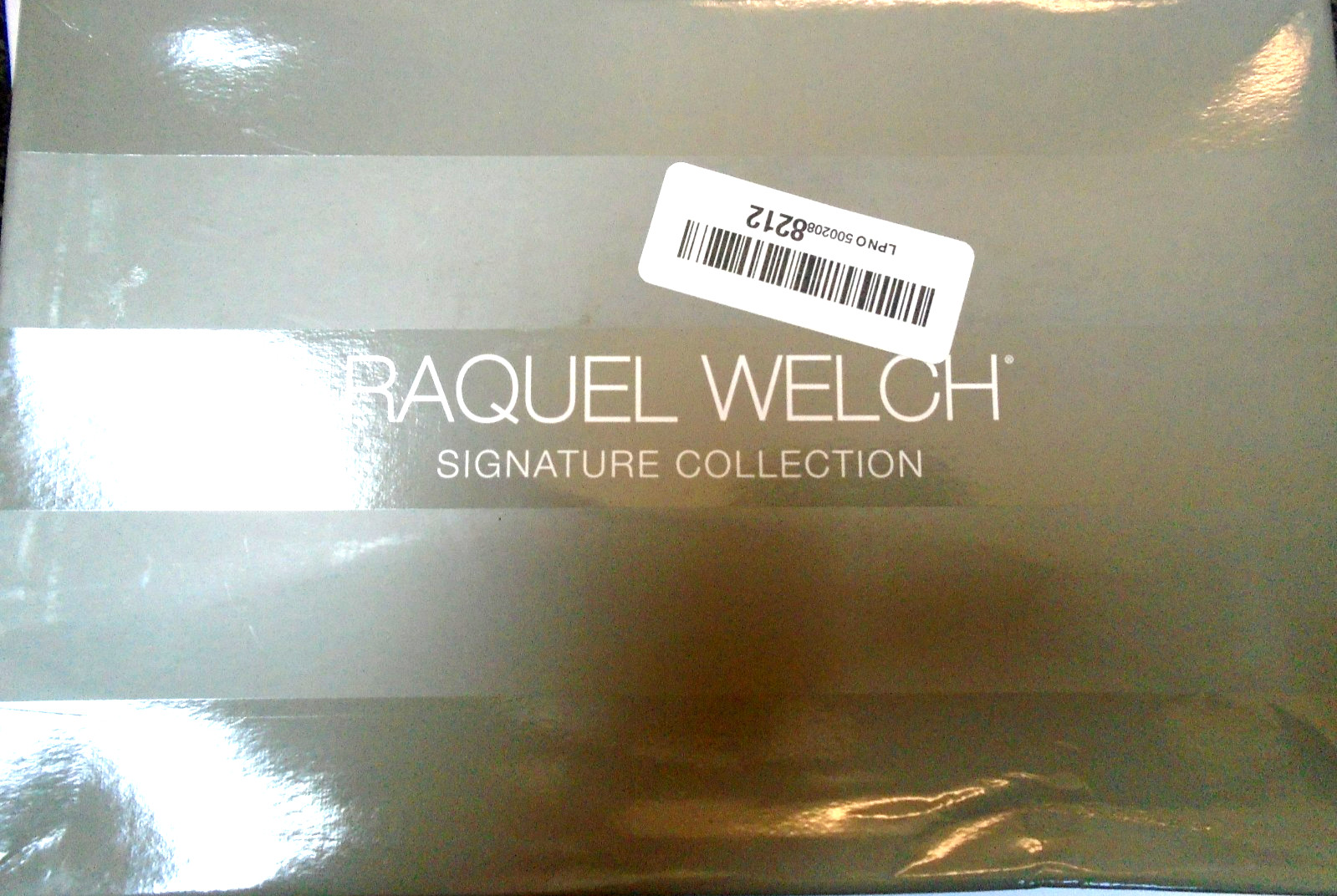 Raquel Welch Voltage Short Layered Wig Hairuwear Averge. Cap R51/61 Iced Granita
