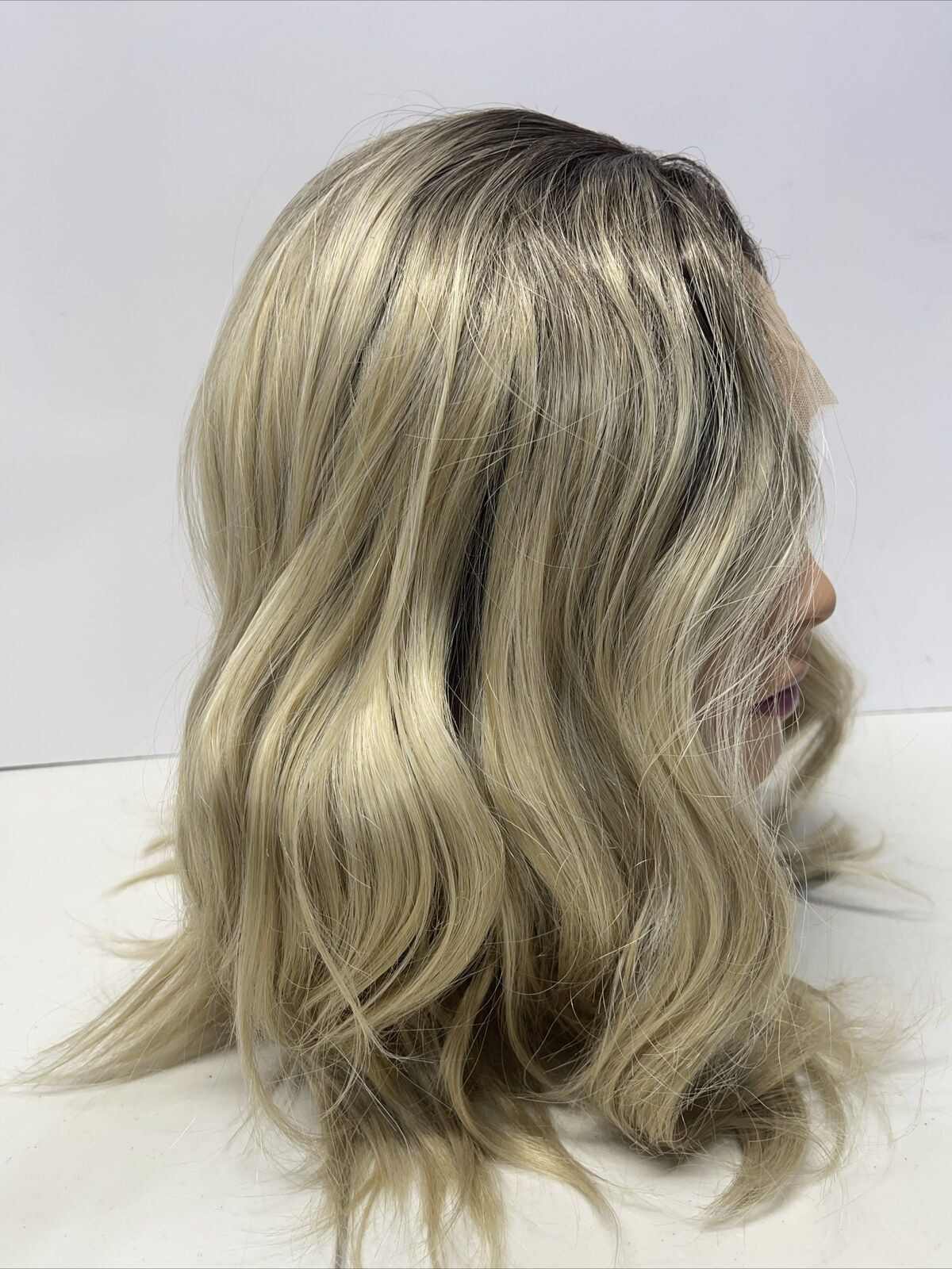 WOMEN’S LACE FRONT ROOTED MIXED OMBRE BLONDE SHORT WAVY Wig
