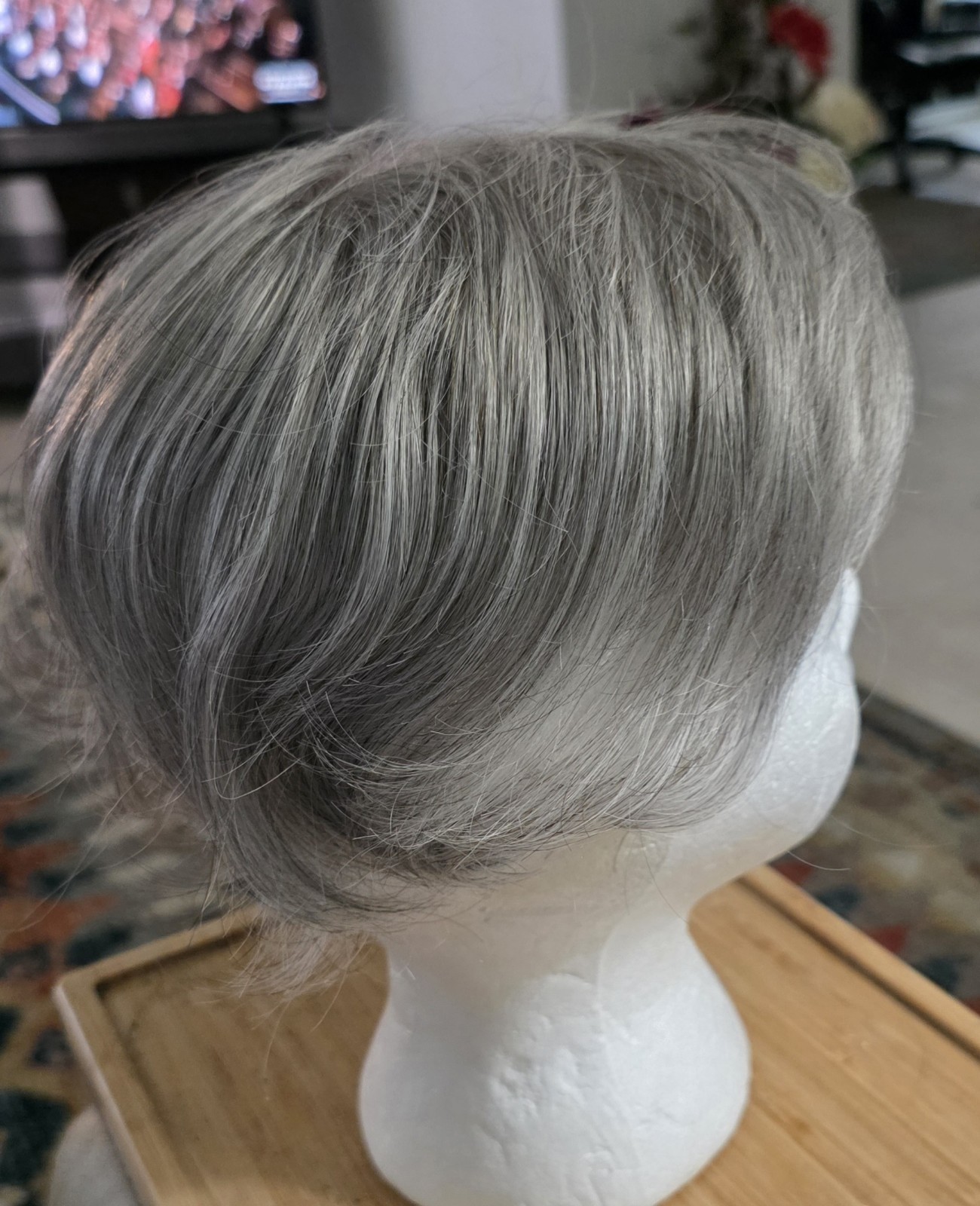 New Open Box Raquel Welch Sheer Indulgence Silver Short Bob Pixie Wig
