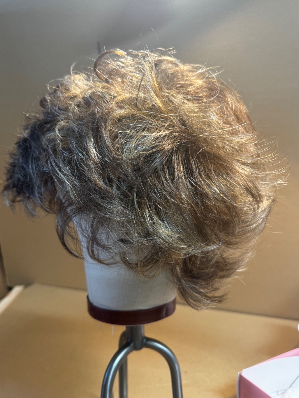 Toni brattin marvelous wig in medium blonde synthetic  Good Quality. #2. Savage