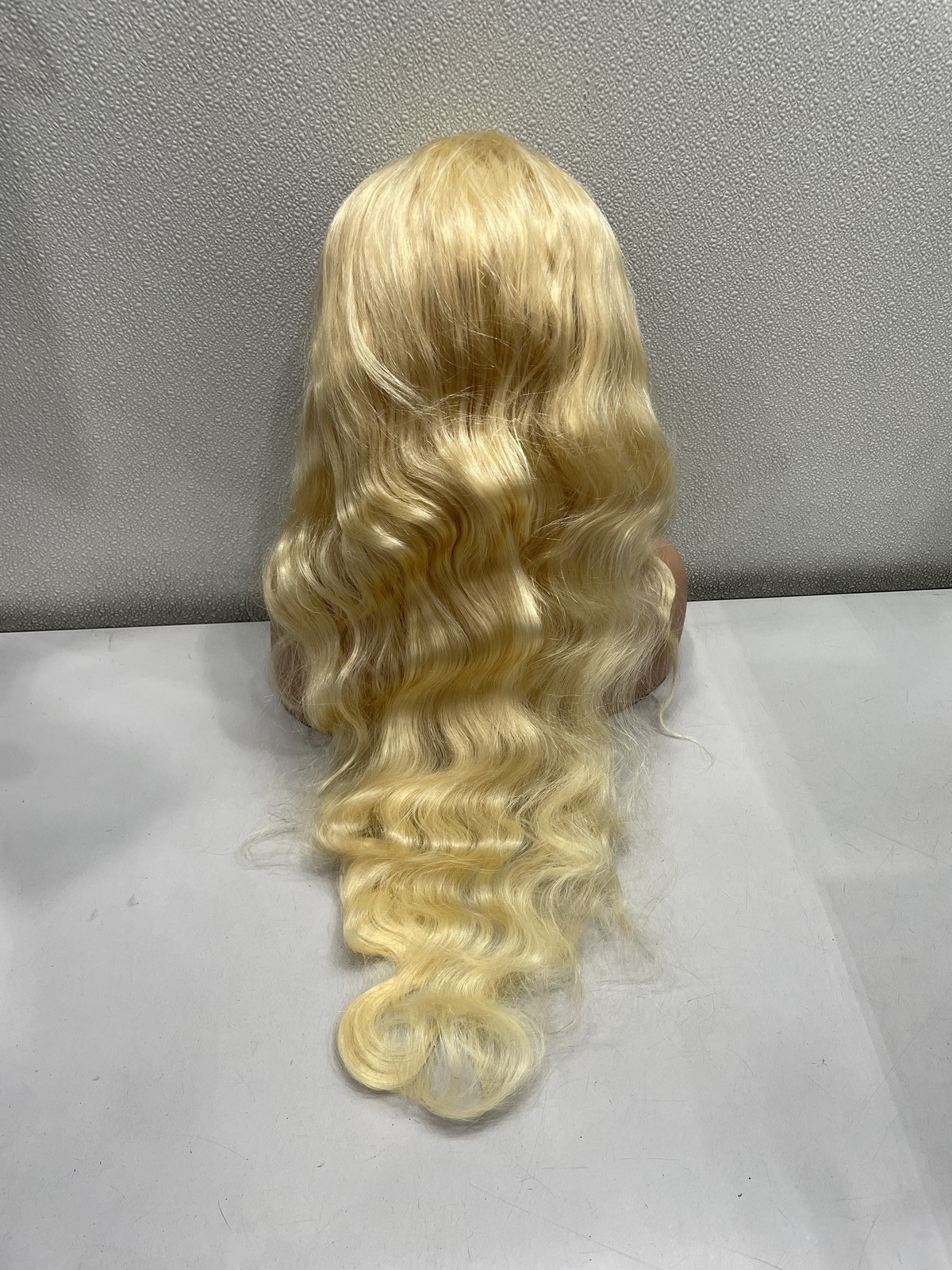 613 Blonde Body Wave Human Hair Blend 13×6 Lace Front Glueless Wig, 28″