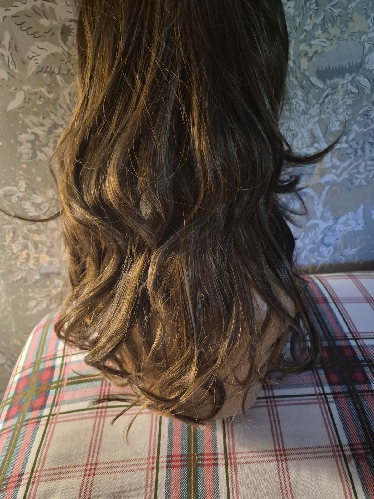 Estetica Orchid Lace Front Layered Wavy Synthetic Wig R6/28F 20in WomenREDUCED