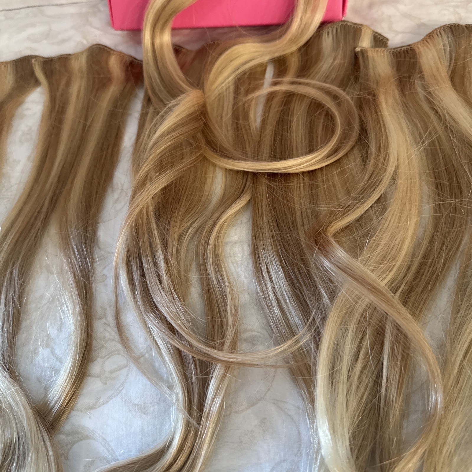 Goo Goo Clip-In Human Hair Extensions 18in Wavy Remy Highlighted Blonde