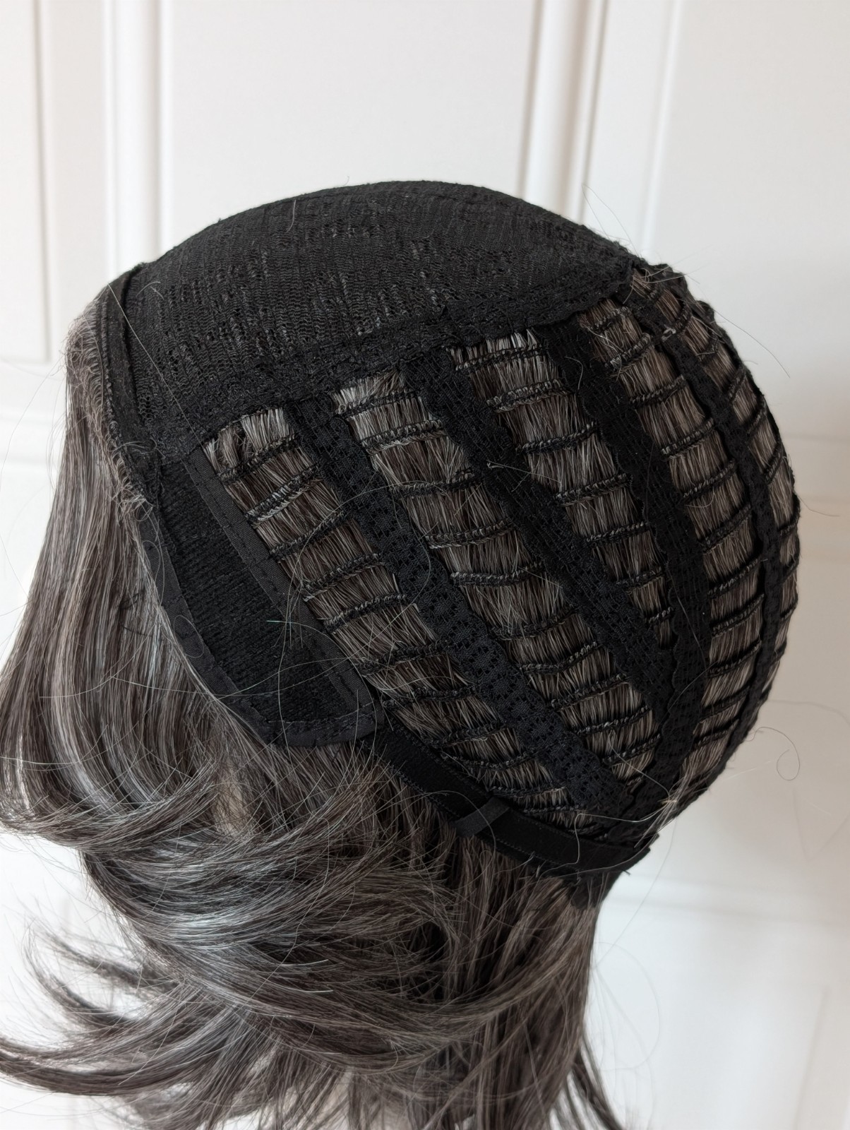 Women’s Medium Straight Wig – Salt & Pepper – Synthetic – Elastic Cap