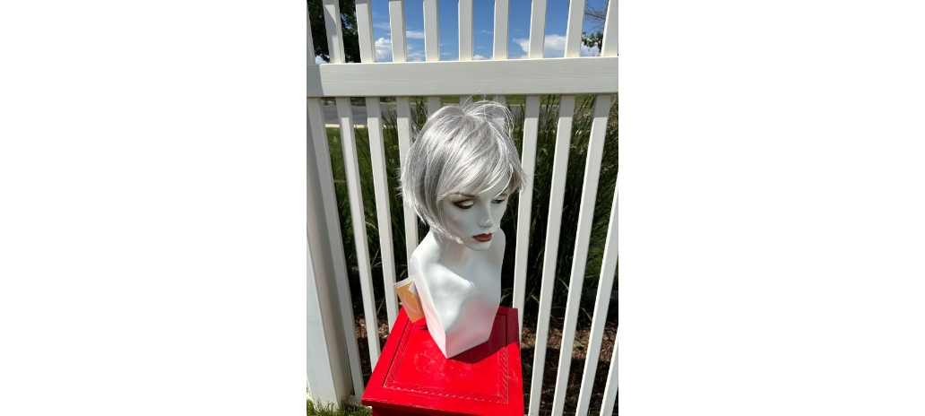 NWT Gabor Flexlite Grey Bob Style Wig