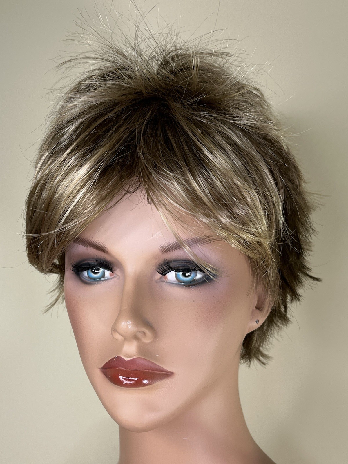 Paula Young Synthetic Lydia Wig A5591 NWT Size Average Color SF 12/28 Honey