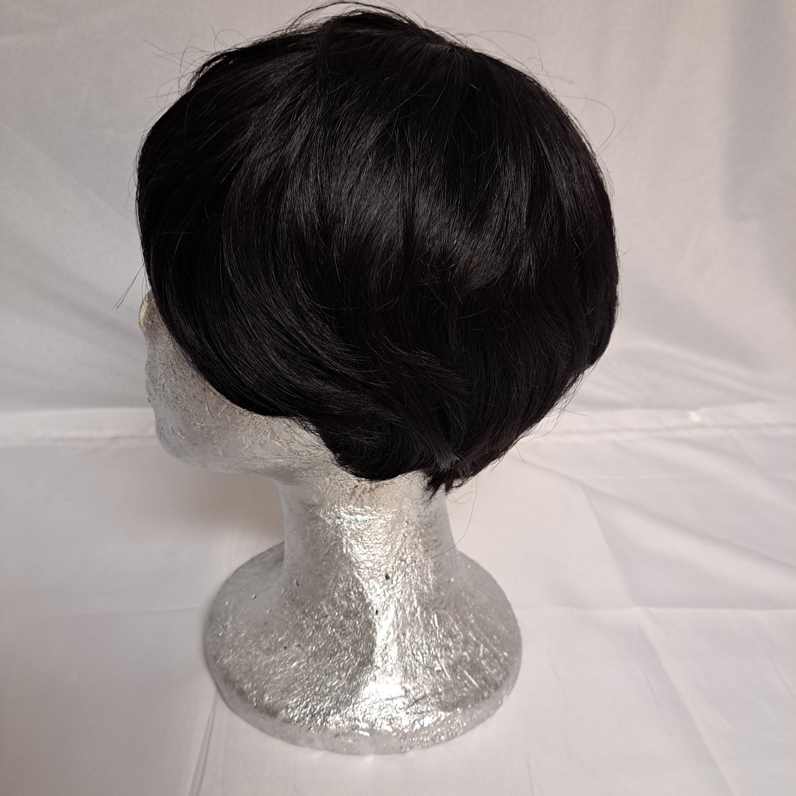 Wig Black Short Classic Look Swept Bangs New open box