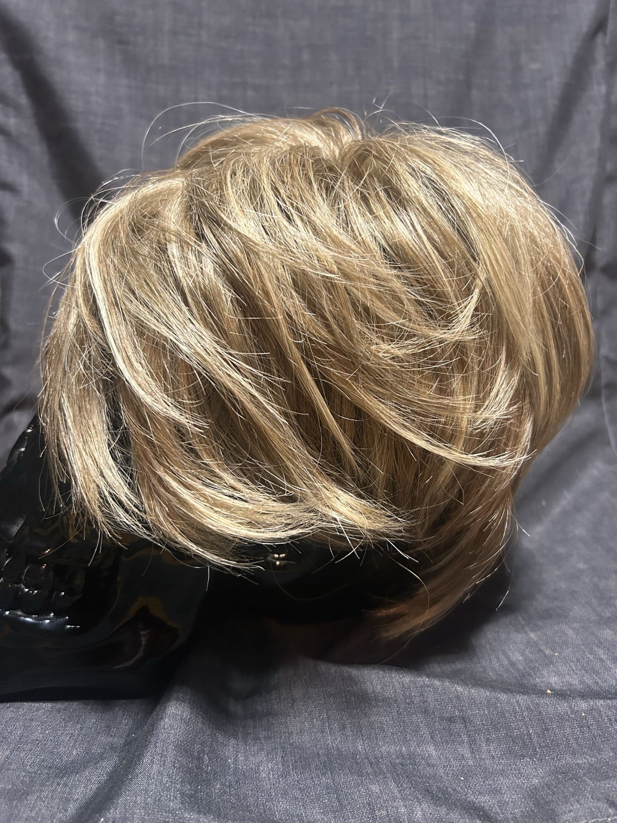 Wig, synthetic hair Spring Honey Model 1651 Madison