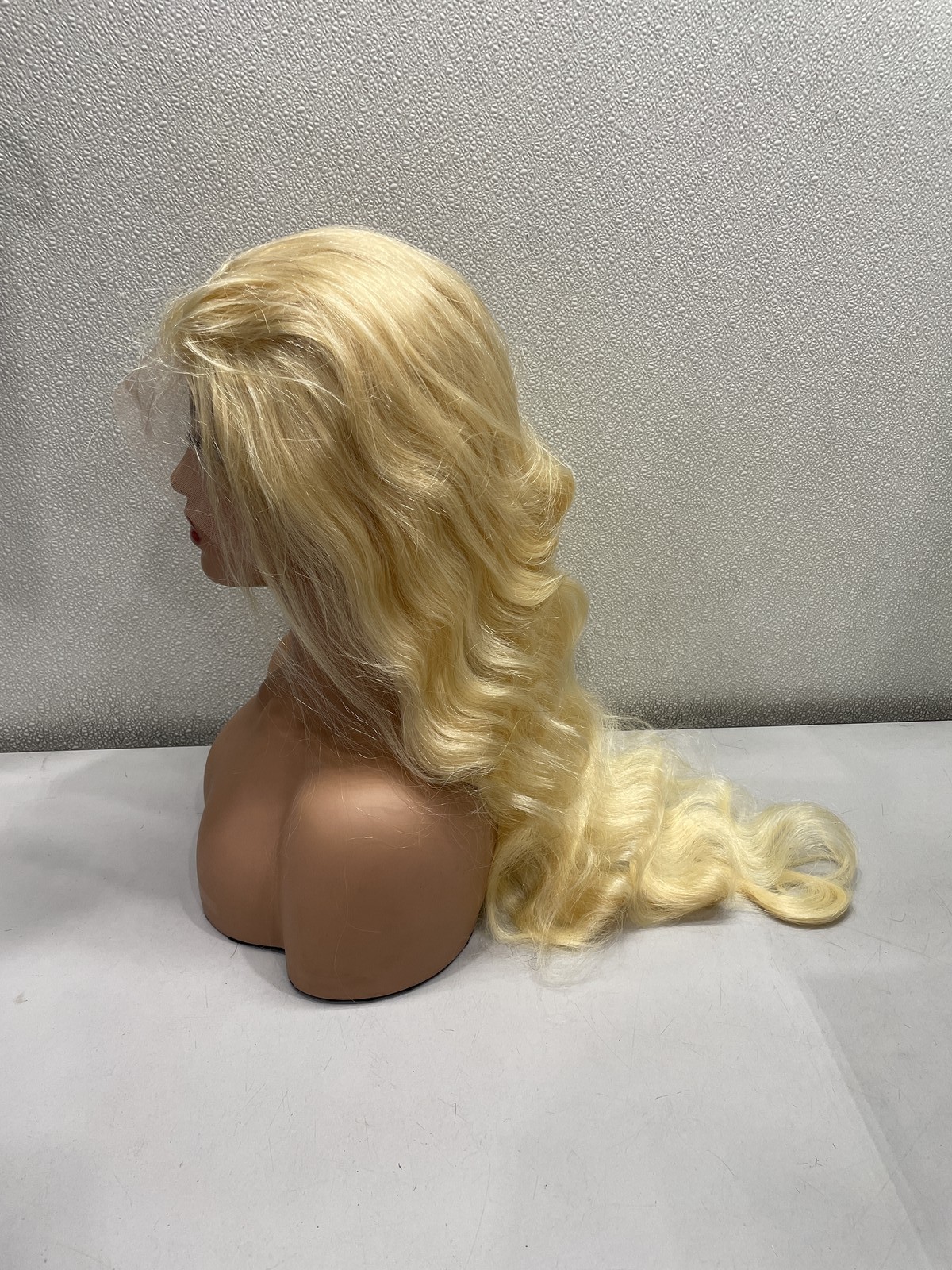 613 Blonde Body Wave Human Hair Blend 13×6 Lace Front Glueless Wig, 28″
