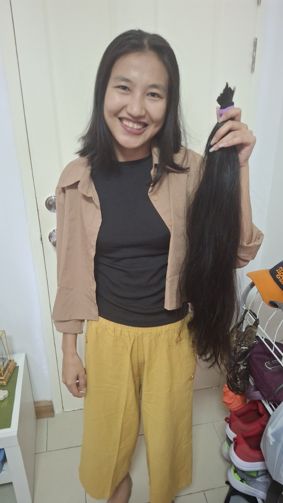 Myanmar MODEL wants a change: silky 27 inches 4.73 oz with video