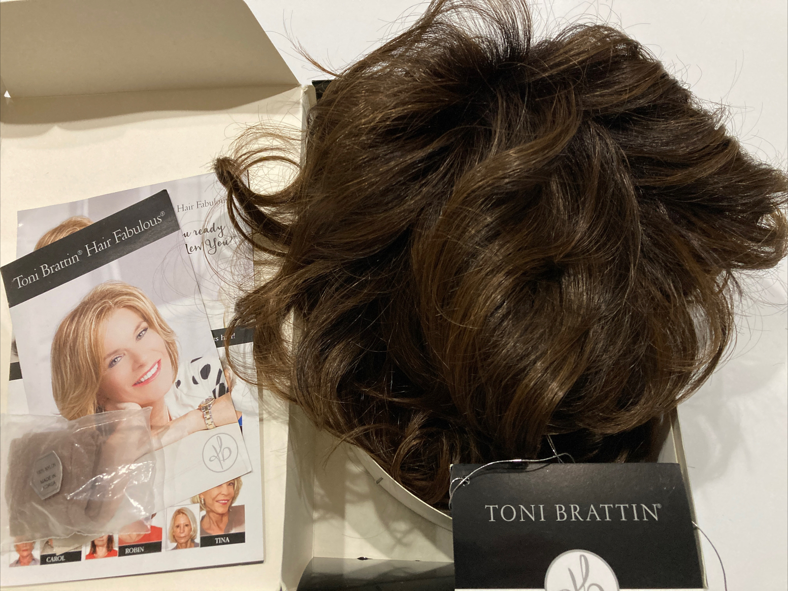 Toni Brattin 330 Perfection Regular Mid Length Wig LIGHT BROWN 922 MSRP $129