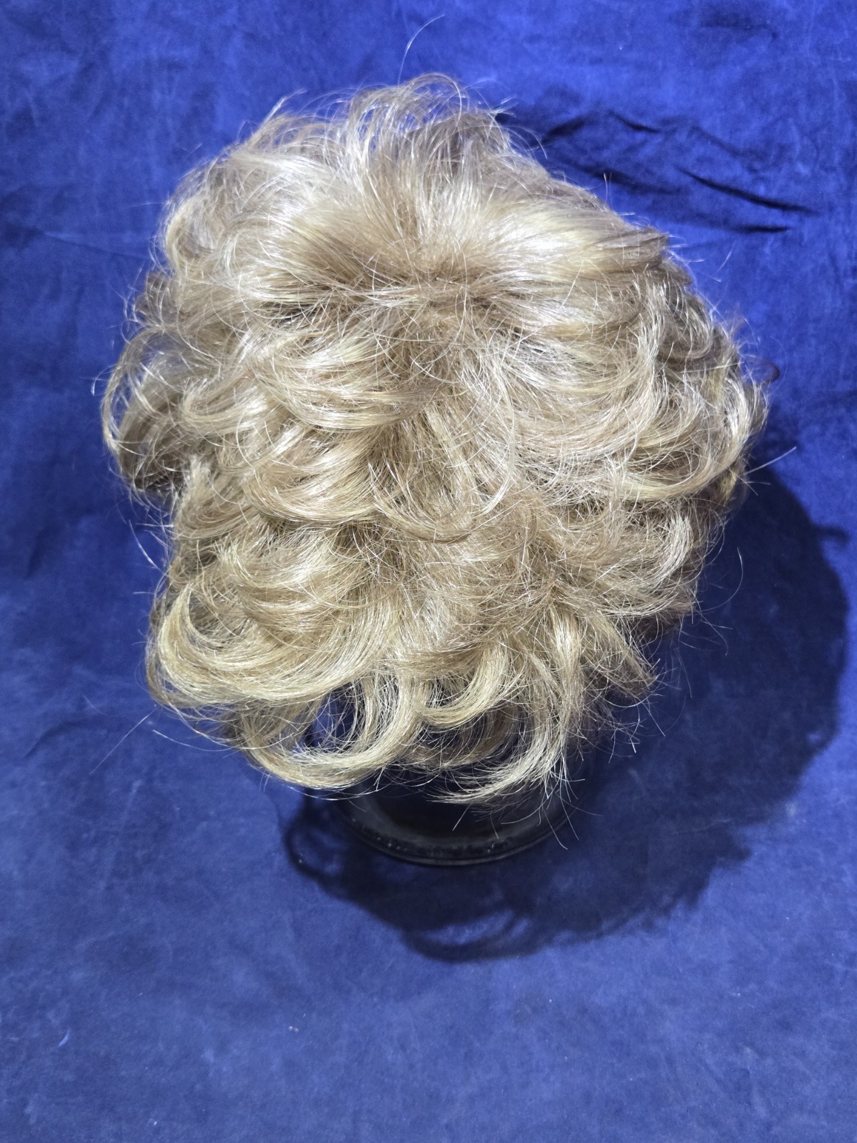 The Wig Company Tiffany Wig 18/22 Ash Blonde Frost Short Curly Voluminous TWC