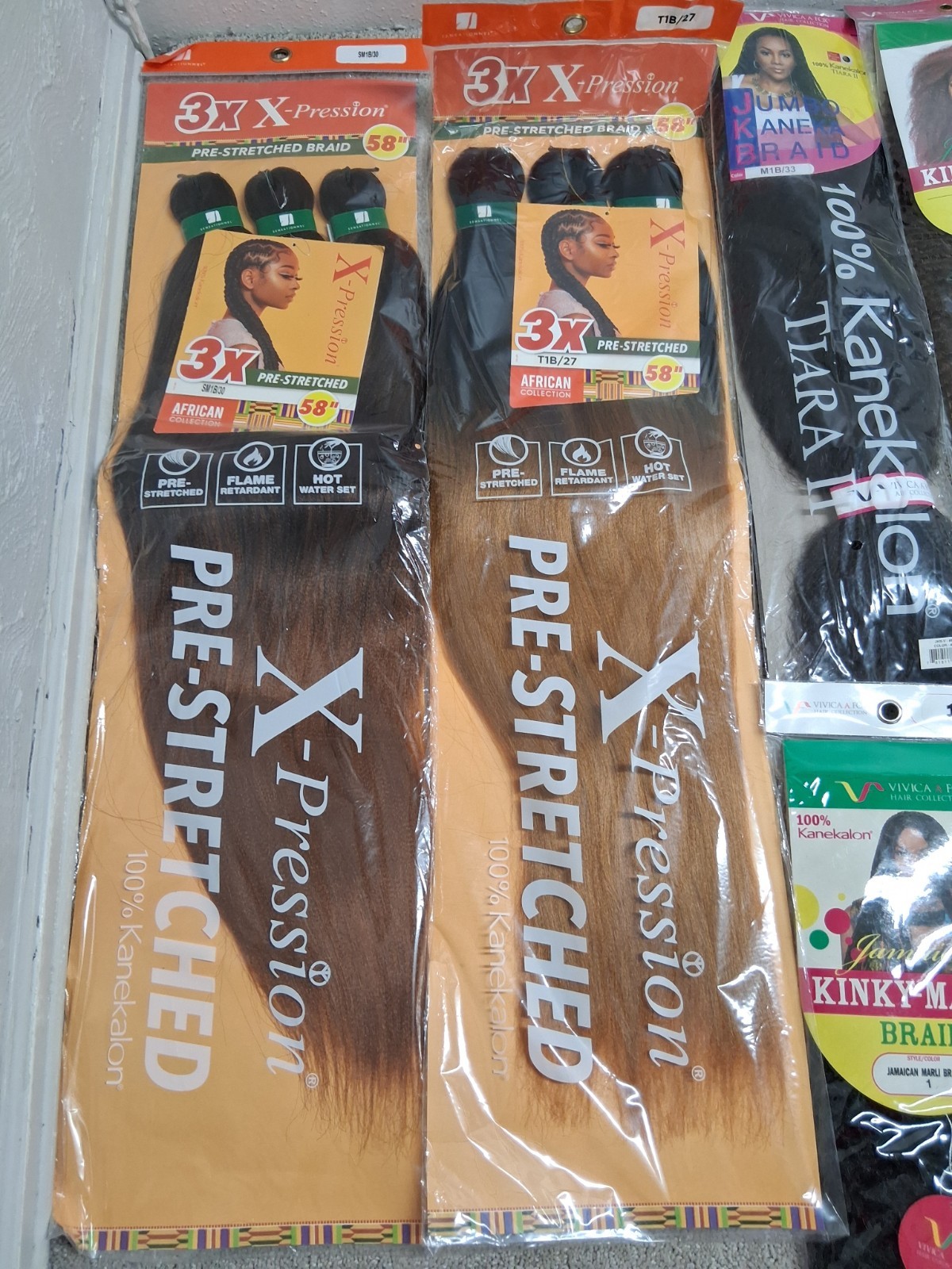 Vivica A Fox Mixed HAIR EXTENSION LOT Of 31 Kanekalon 84″