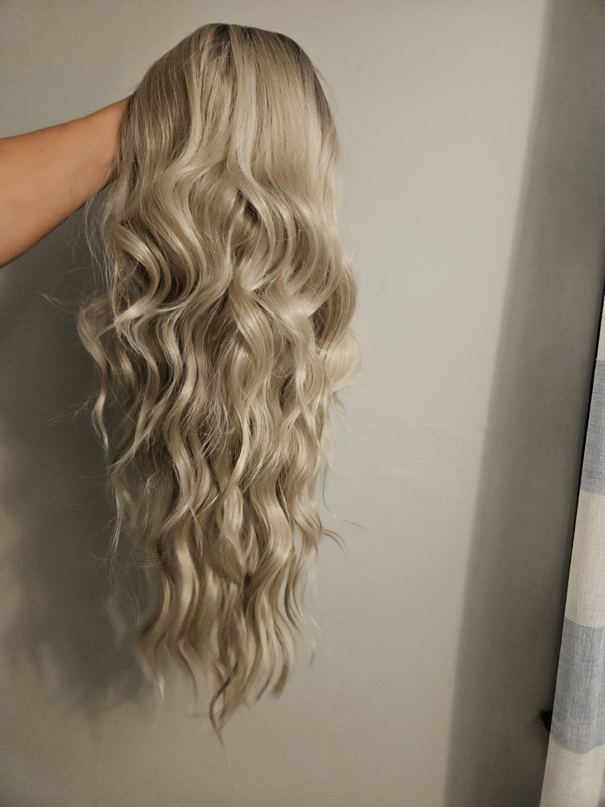 BEAUTIFUL LACE FRONT OMBRE CREAMY BLONDE LONG WAVY HAIR WIG