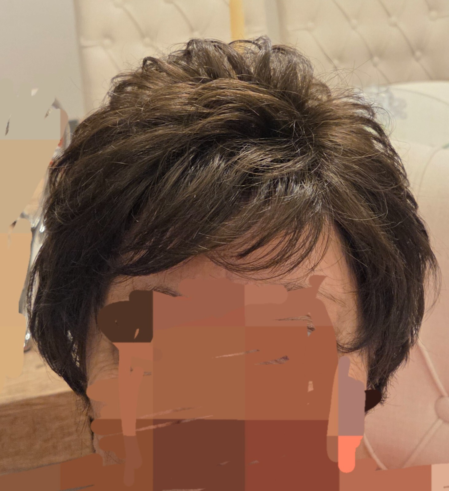 Short wig with shampoo and balm