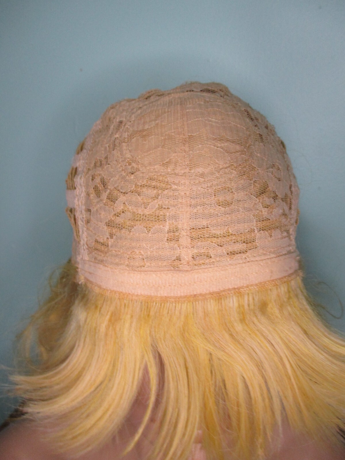 14″ yellow blonde SHAG BOB wavy medium length cosplay WIG by ARDA – MILEY