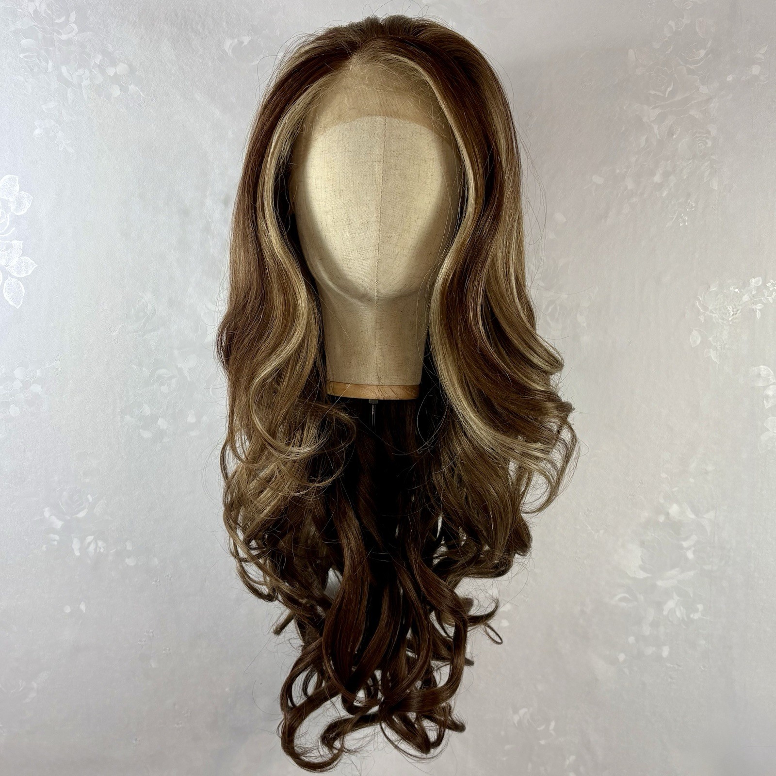 Daily wear WIG! Wavy brown with highlights Human Hair Blend, Lace Front