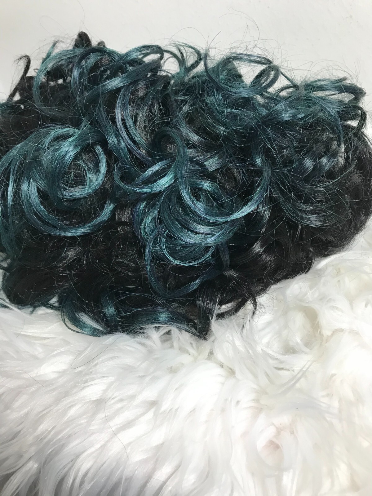 NWT Quick And Easy New Born Free High Heat Emerald Blue And Black Curly Wig