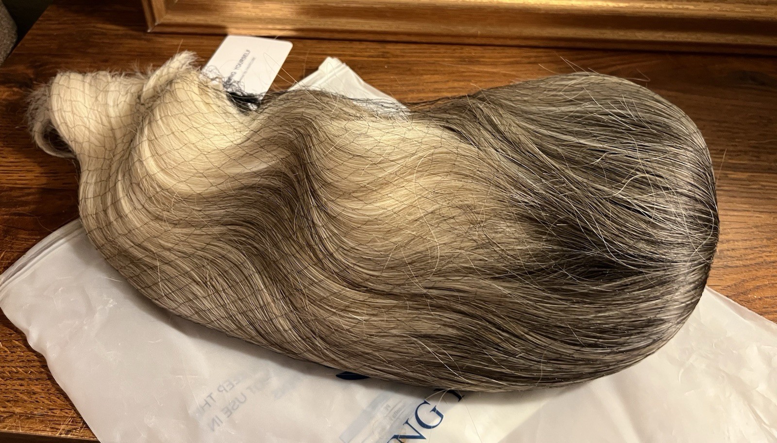 New W/Tag Shining Yourself Haircube Dark To Platinum Ombre Wig Shoulder Length