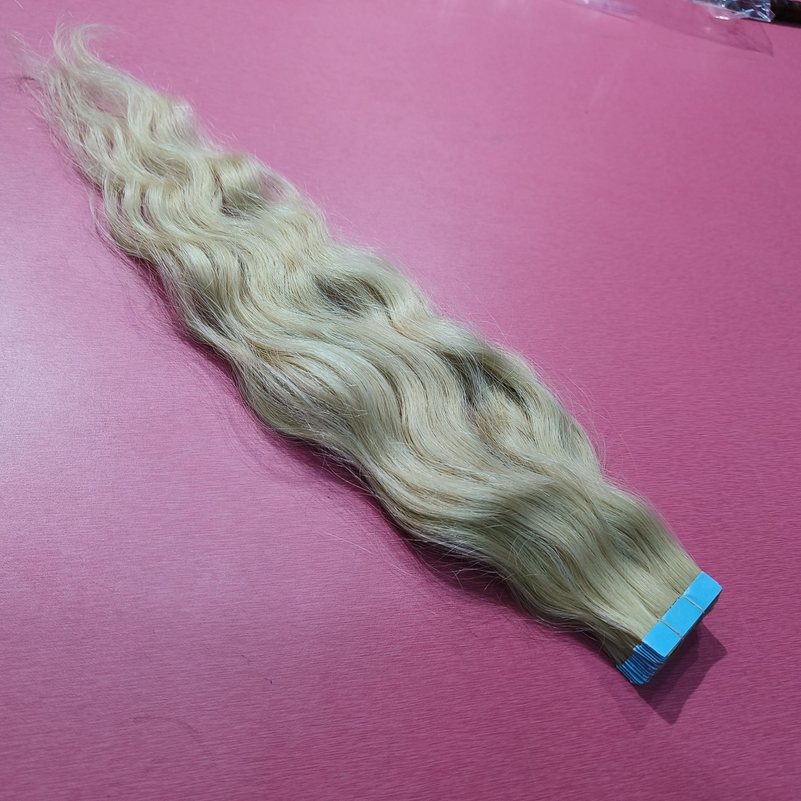 613 Blonde Wavy Tape In Human Hair Extensions 100g Sets