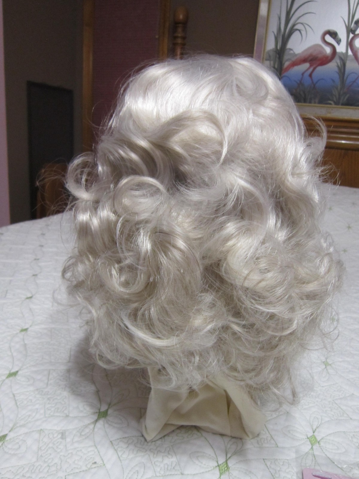 Beautiful Mid-Length Curly Wig- Silver/Blonde NWT & Wig Cap – Cosplay