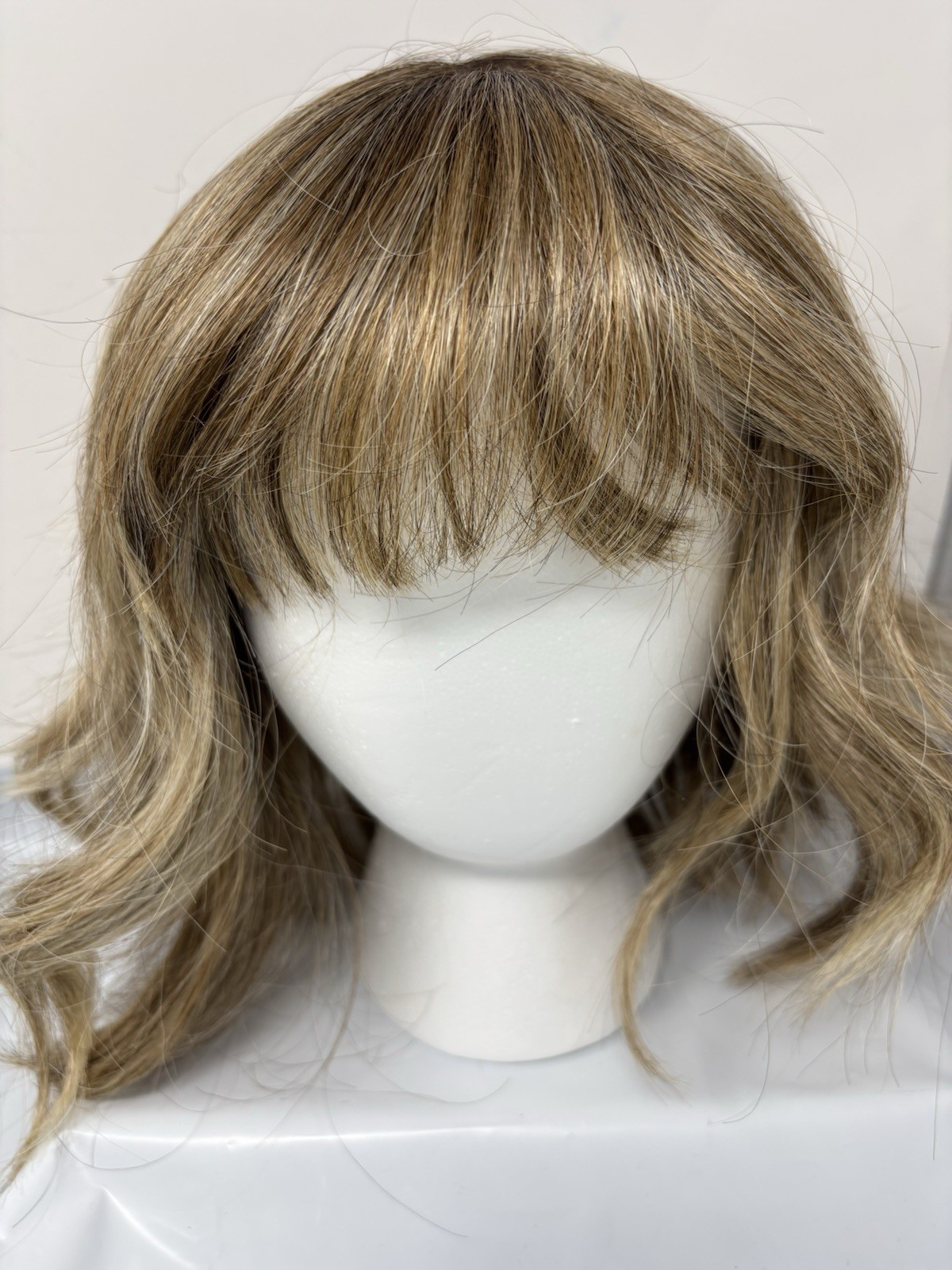 Raquel Welch Sheer Indulgence Wig | SS Cappuccino (RL12/22SS) Average Cap Wavy