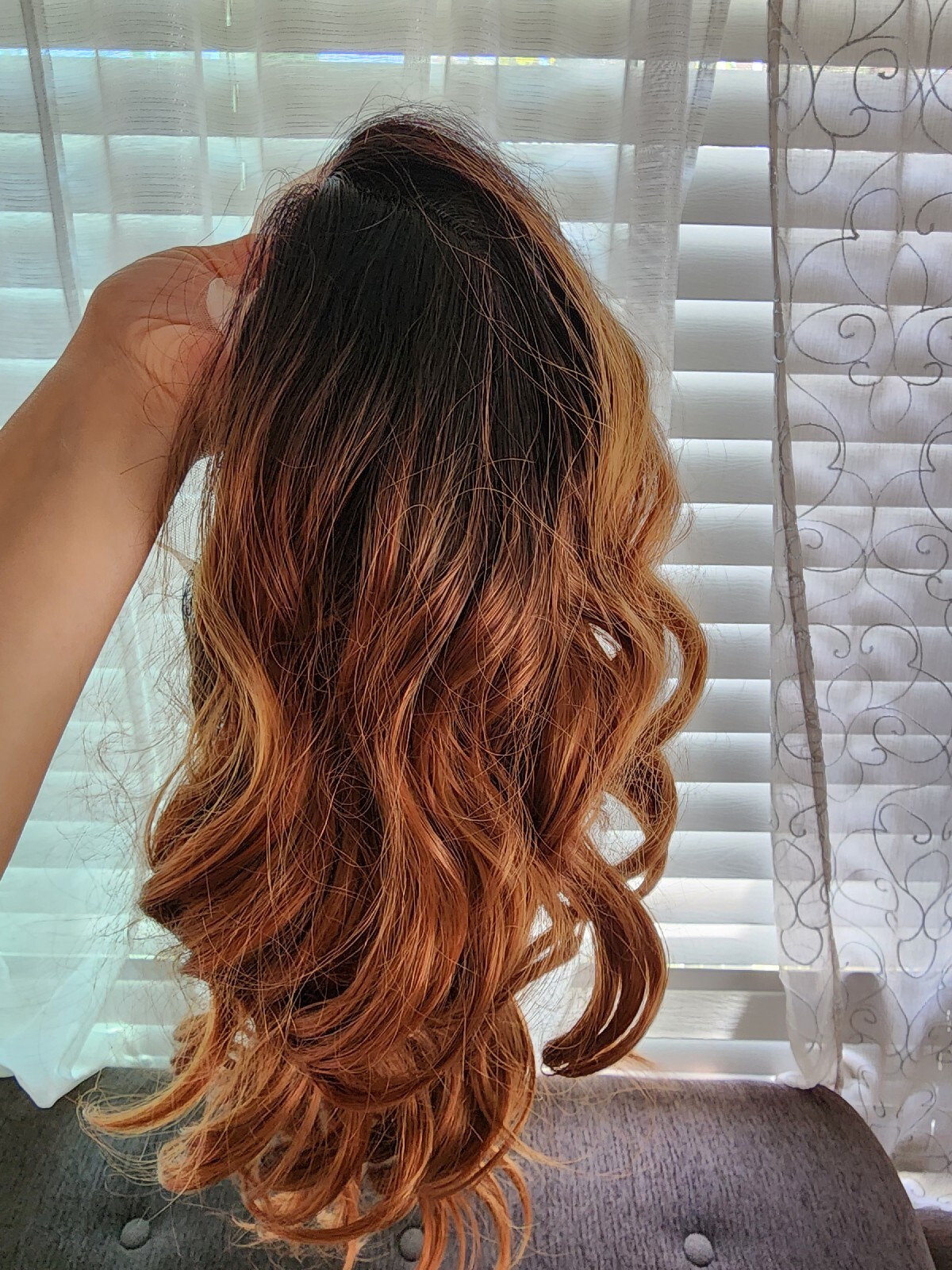 ANDRIA Short Loose Wave Synthetic Wig 16in