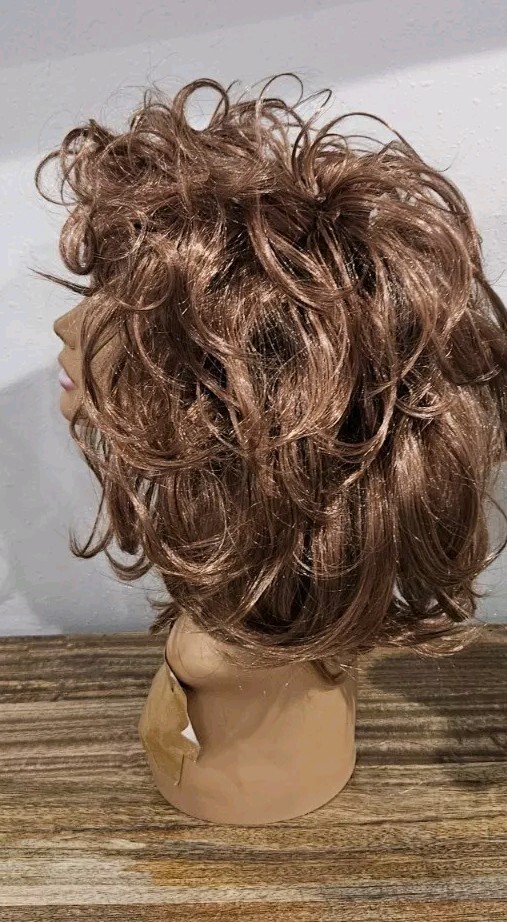 Shiny Red Brown Wig Medium Length Synthetic Hair 13″ Soft Layers