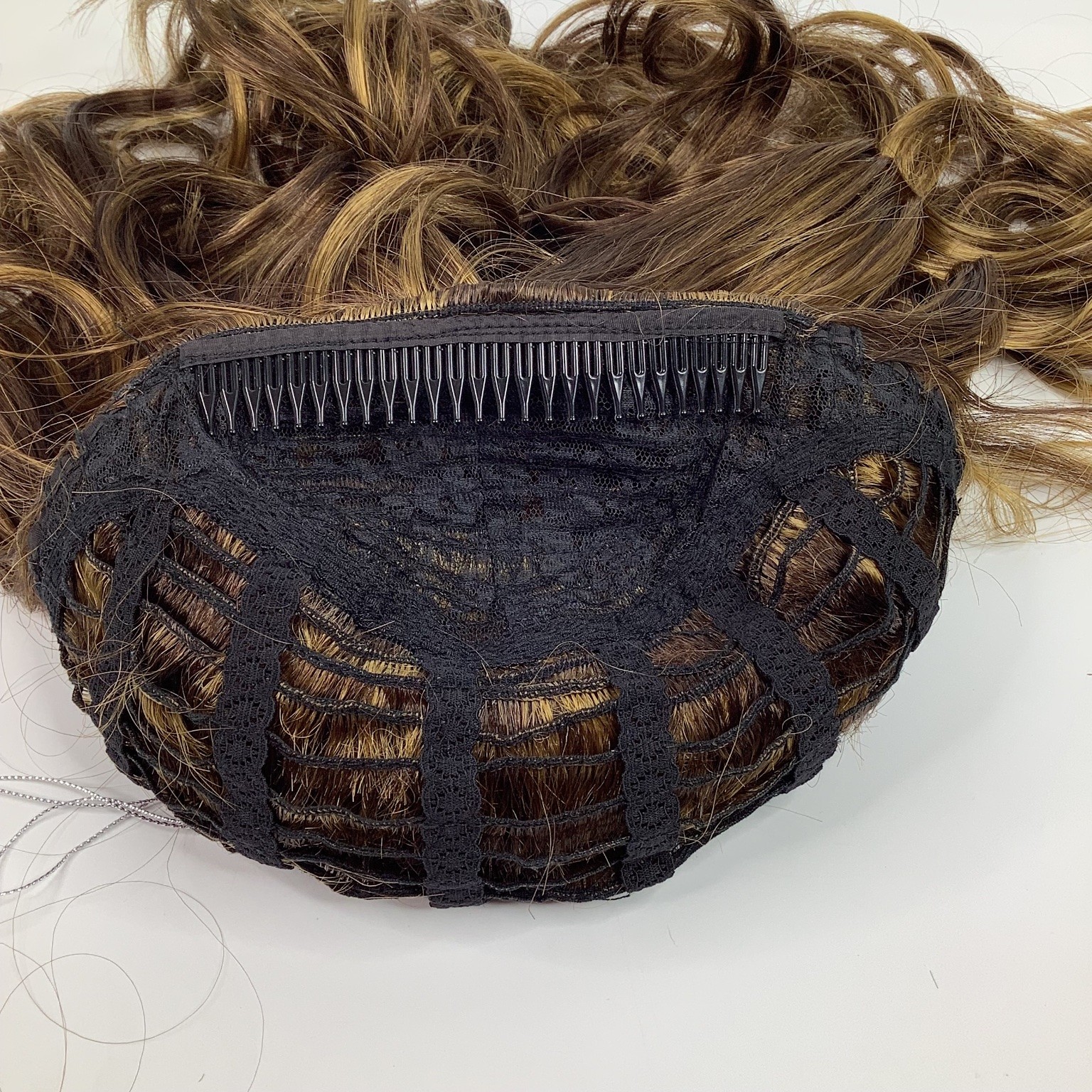 Outre Quick Weave Rihanna Synthetic Wig S4/27 Wavy Hairpiece