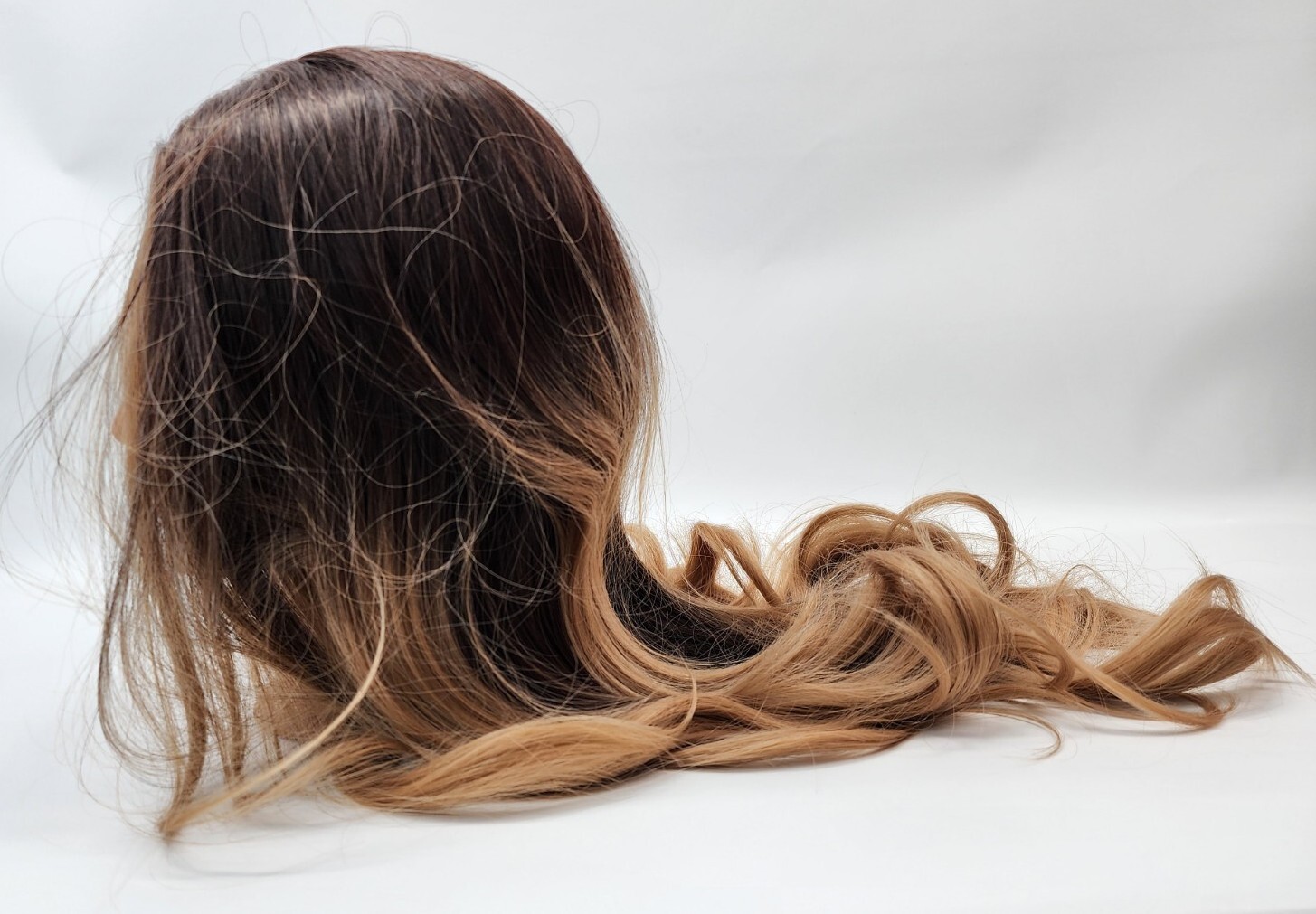 Smilco 24″ Dark To Light Ombre Wavy Synthetic Heat Resistant Wig SM328