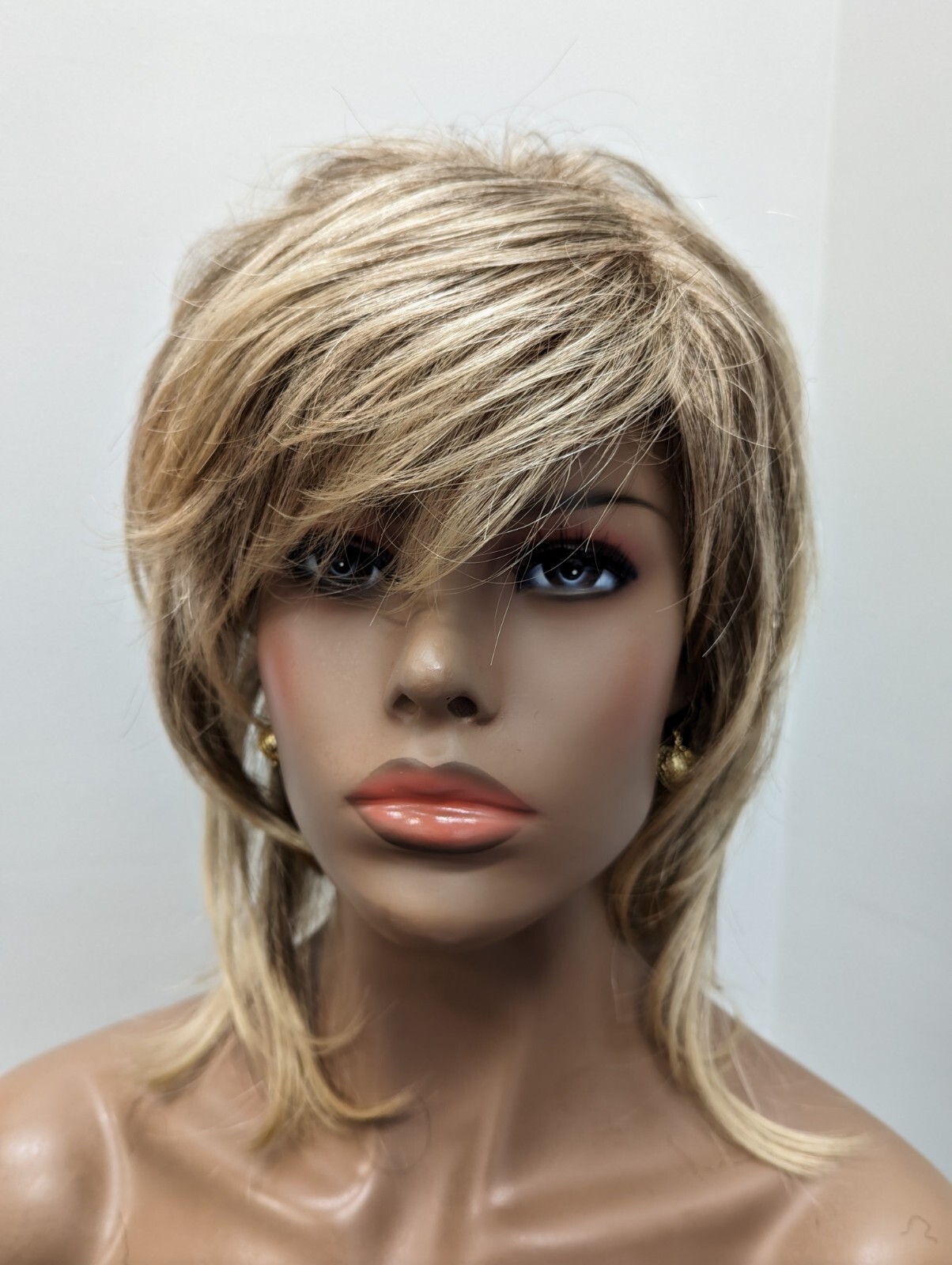 Karisma Tony Of Beverly Elura Synthetic Wig With Bangs Color Blonde 26T8
