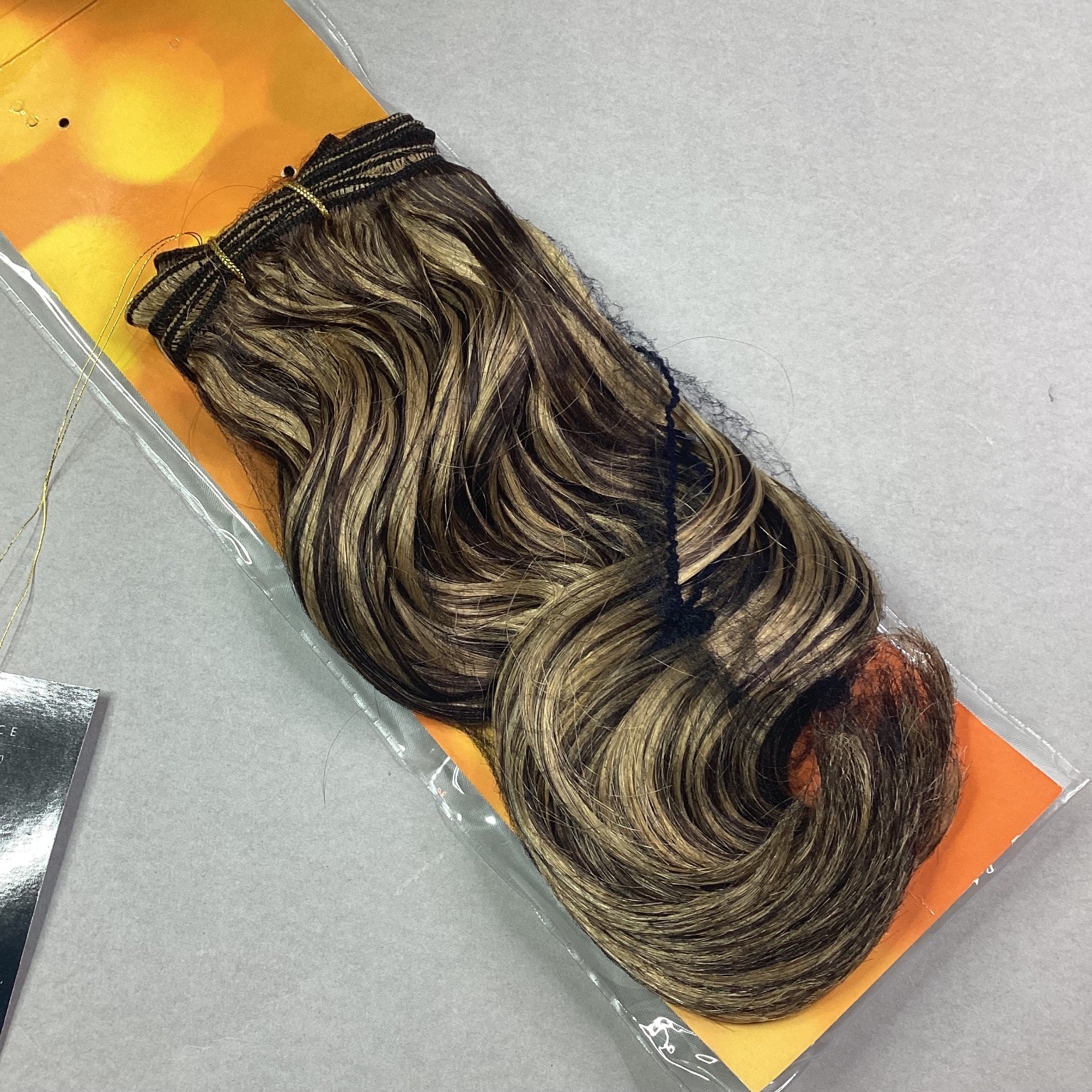 Outre Batik Soft Wave WVG F4/27 10″ Kanekalon Hair Extensions