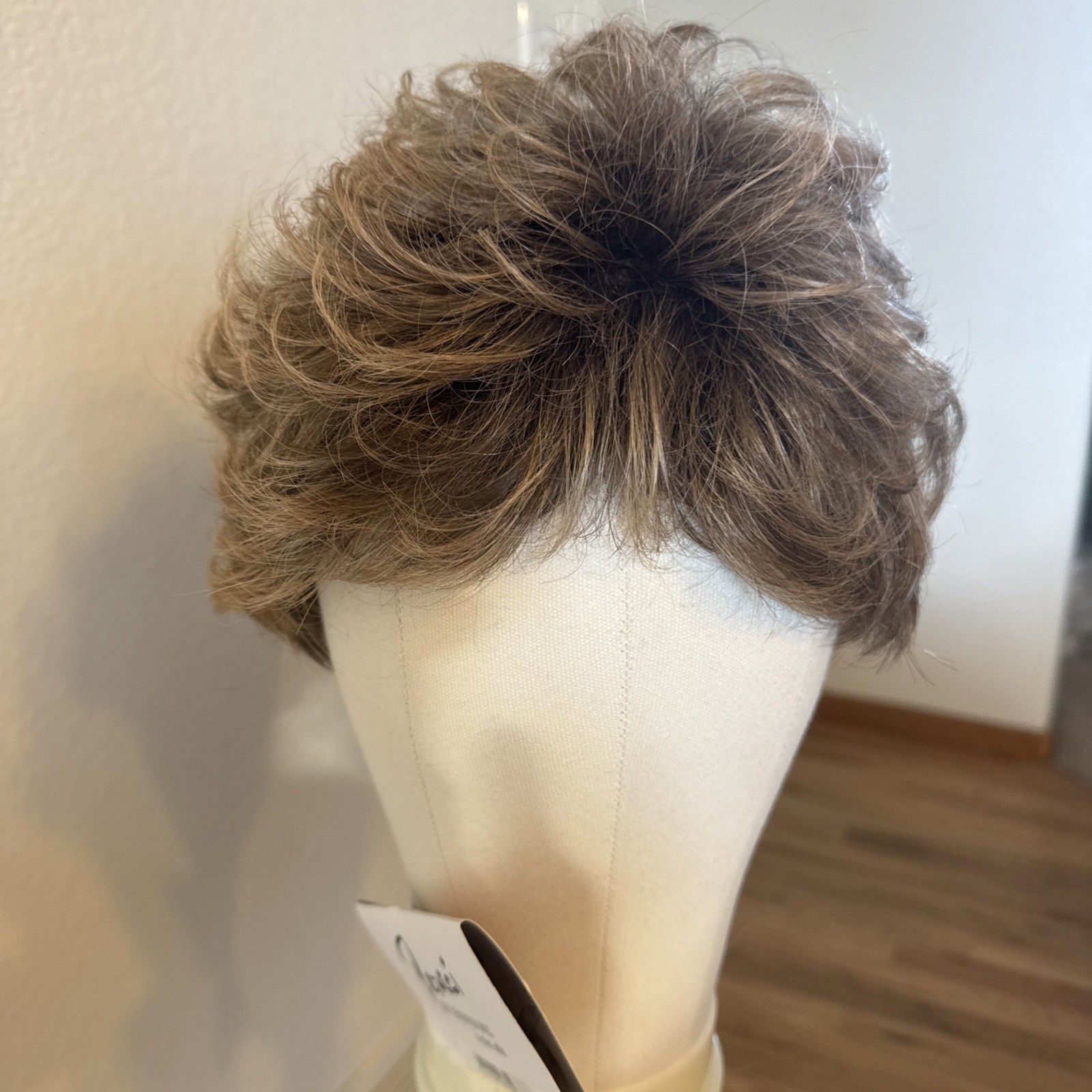 Perucci Ellen Wille Wig Short Sand Rooted Wig Excellent Quality