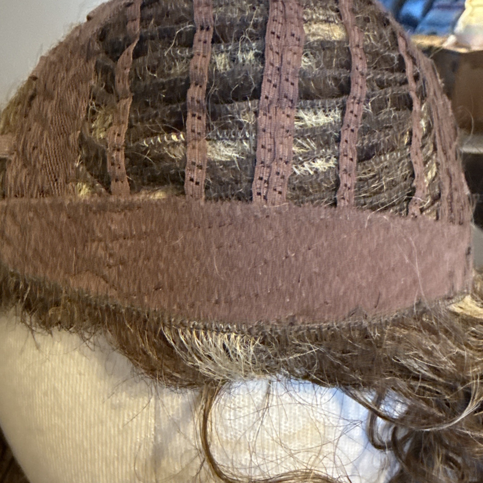 Garbo Curly Long Lace Cap Dark Brown Blonde 19”Synthetic Big Hair. Very Nice205