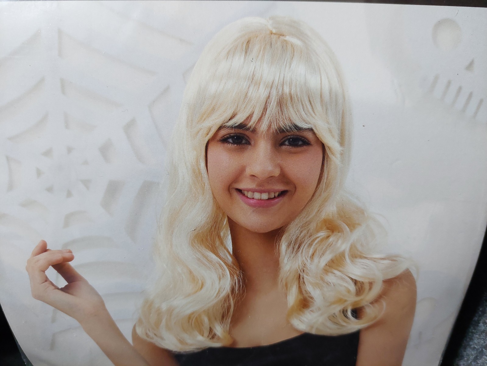 HAPPY HALLOWEEN LONG BLONDE WIG – ONE SIZE FITS MOST – SEALED NEW IN BAG