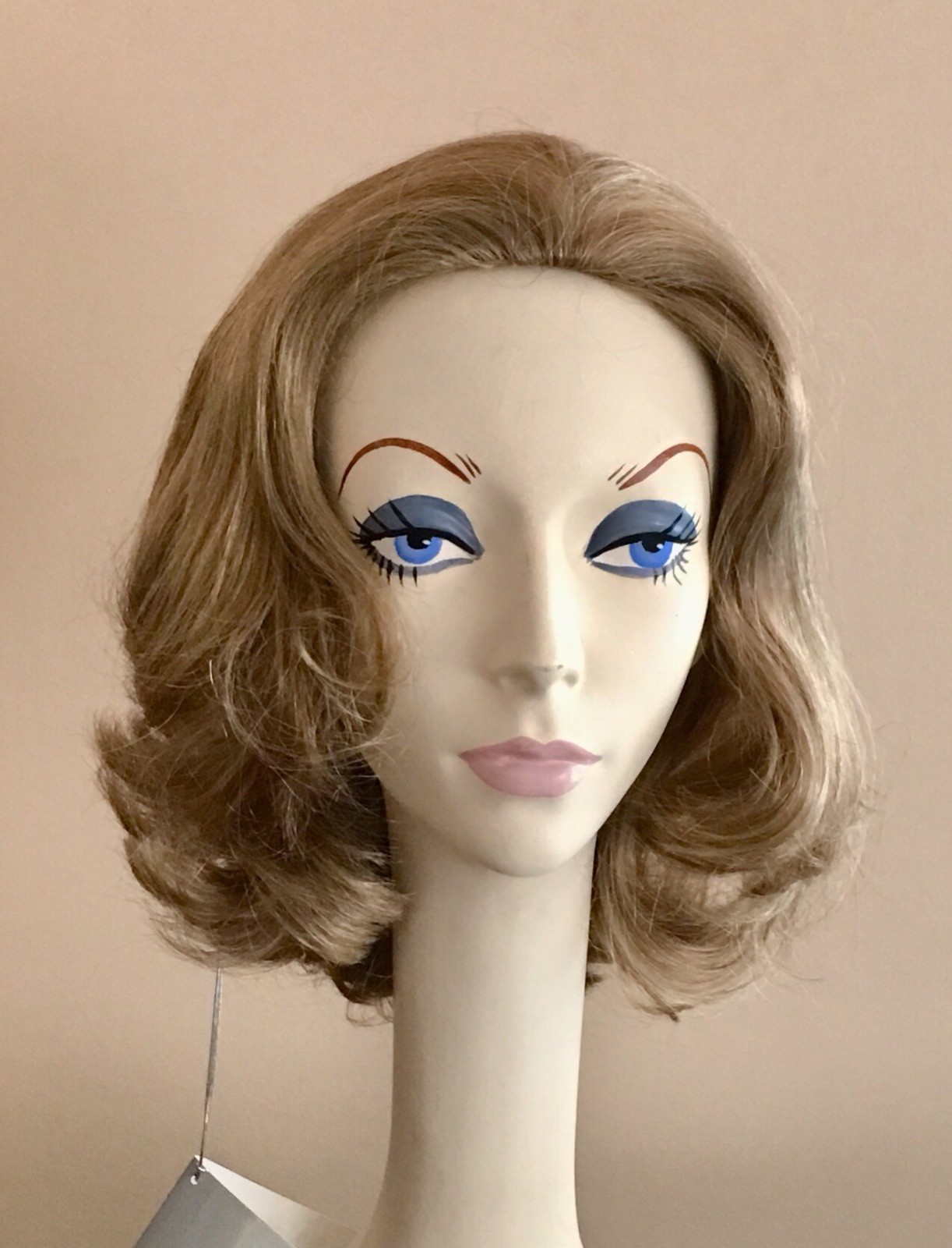 NWT JACQUELYN Wig EXCLUSIVE 18/22 Dark Blonde w/ Lightest Ash Blonde Synthetic