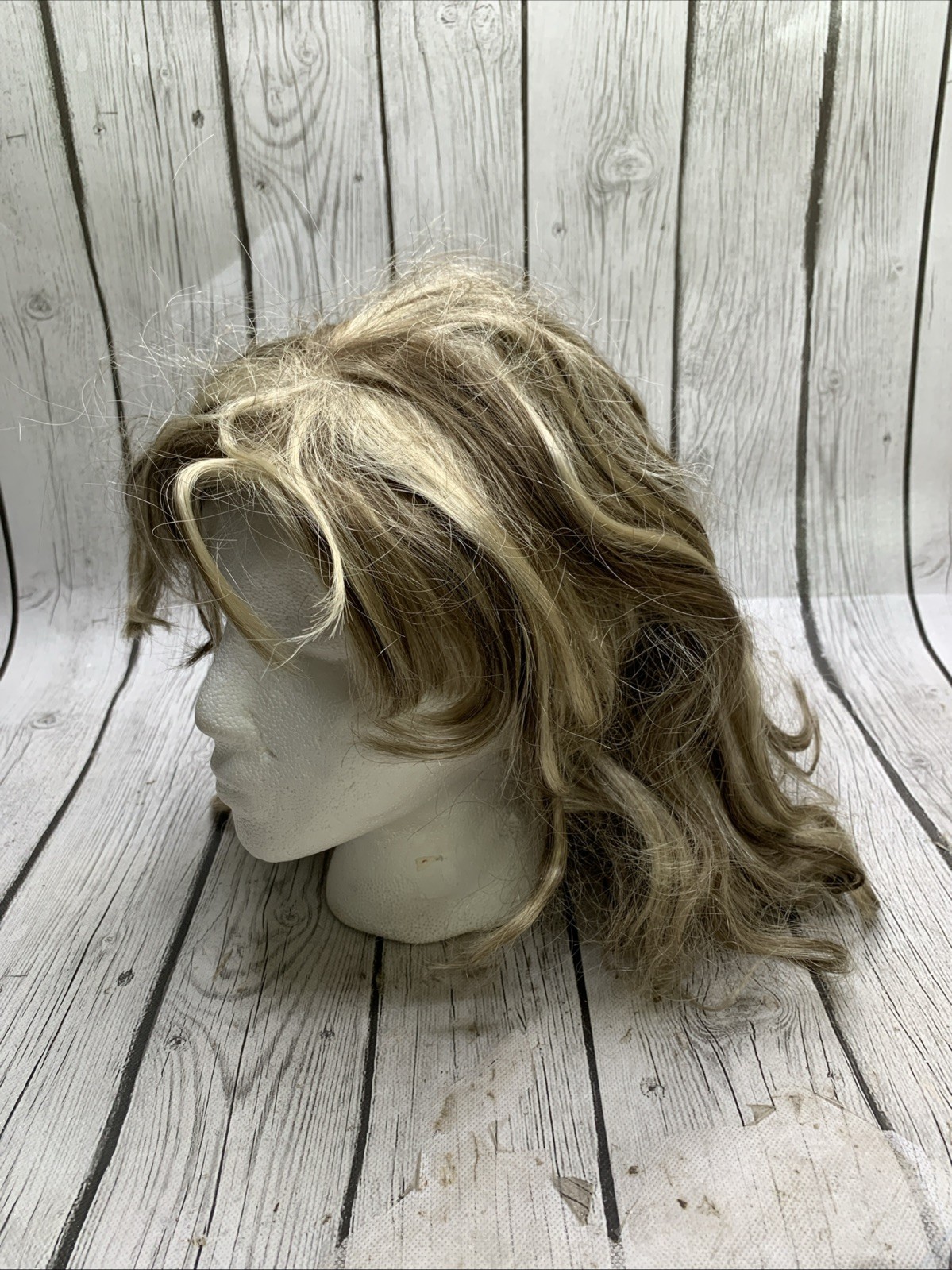 Elura Wig Darker Blonde And Brown Short