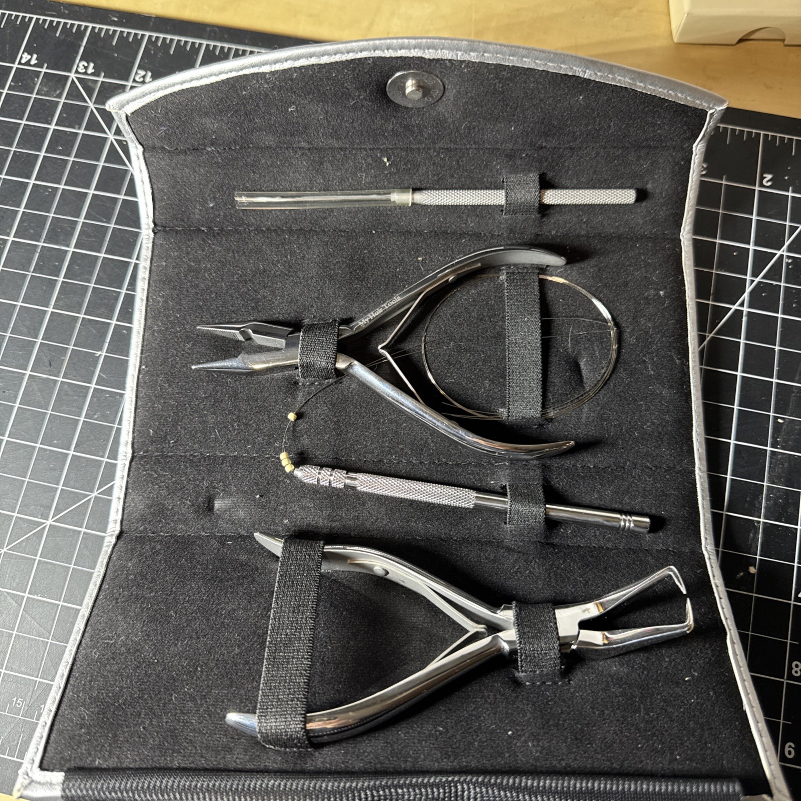 hair extensions tools