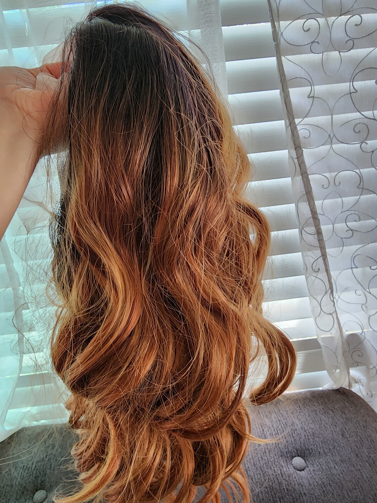 ANDRIA Short Loose Wave Synthetic Wig 16in