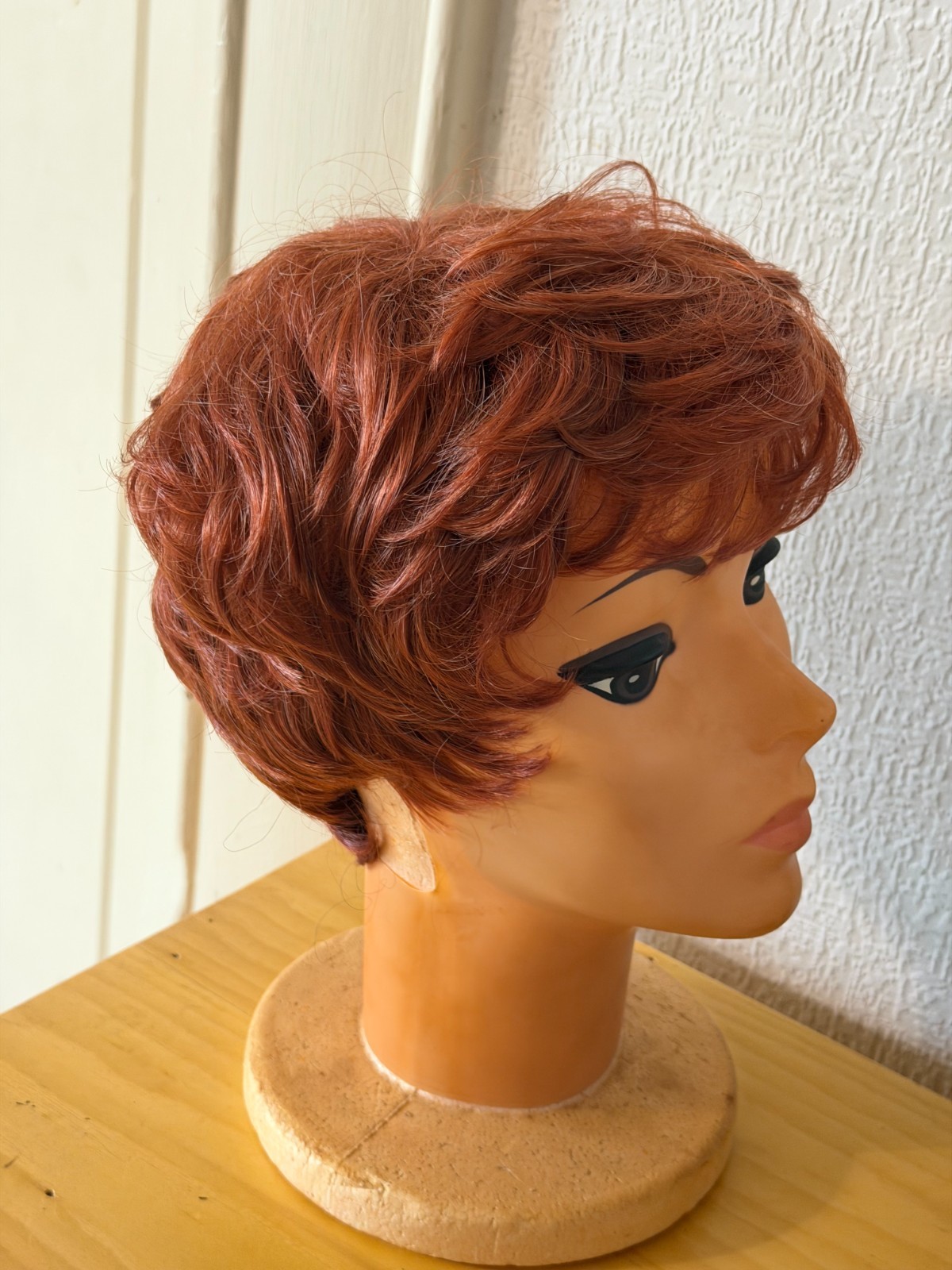 Womens short hair wig w/ bangs