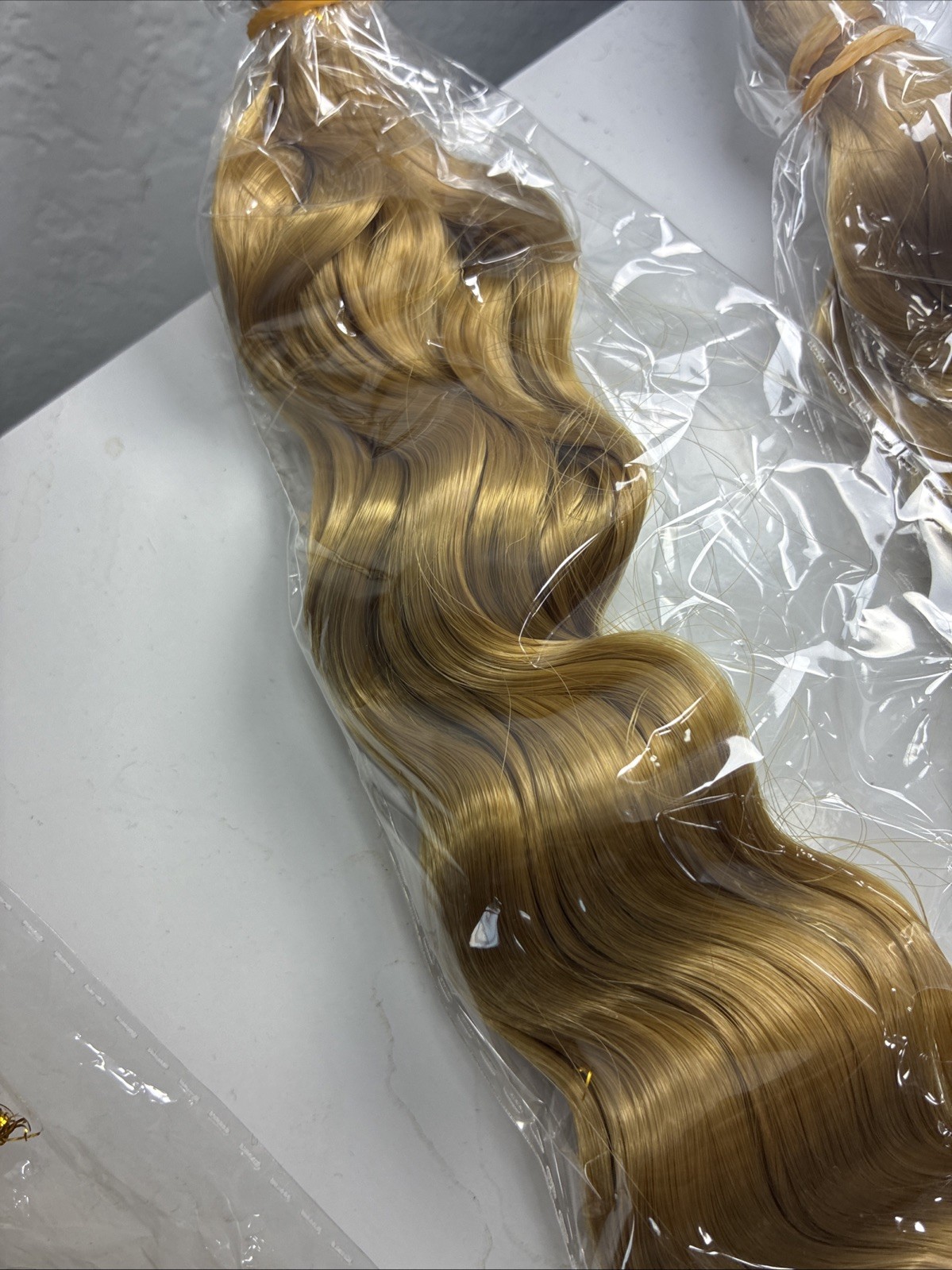 WOMENS BROWN/ BEIGE Hair Bundles 24 Inches Each Bundle Of 6