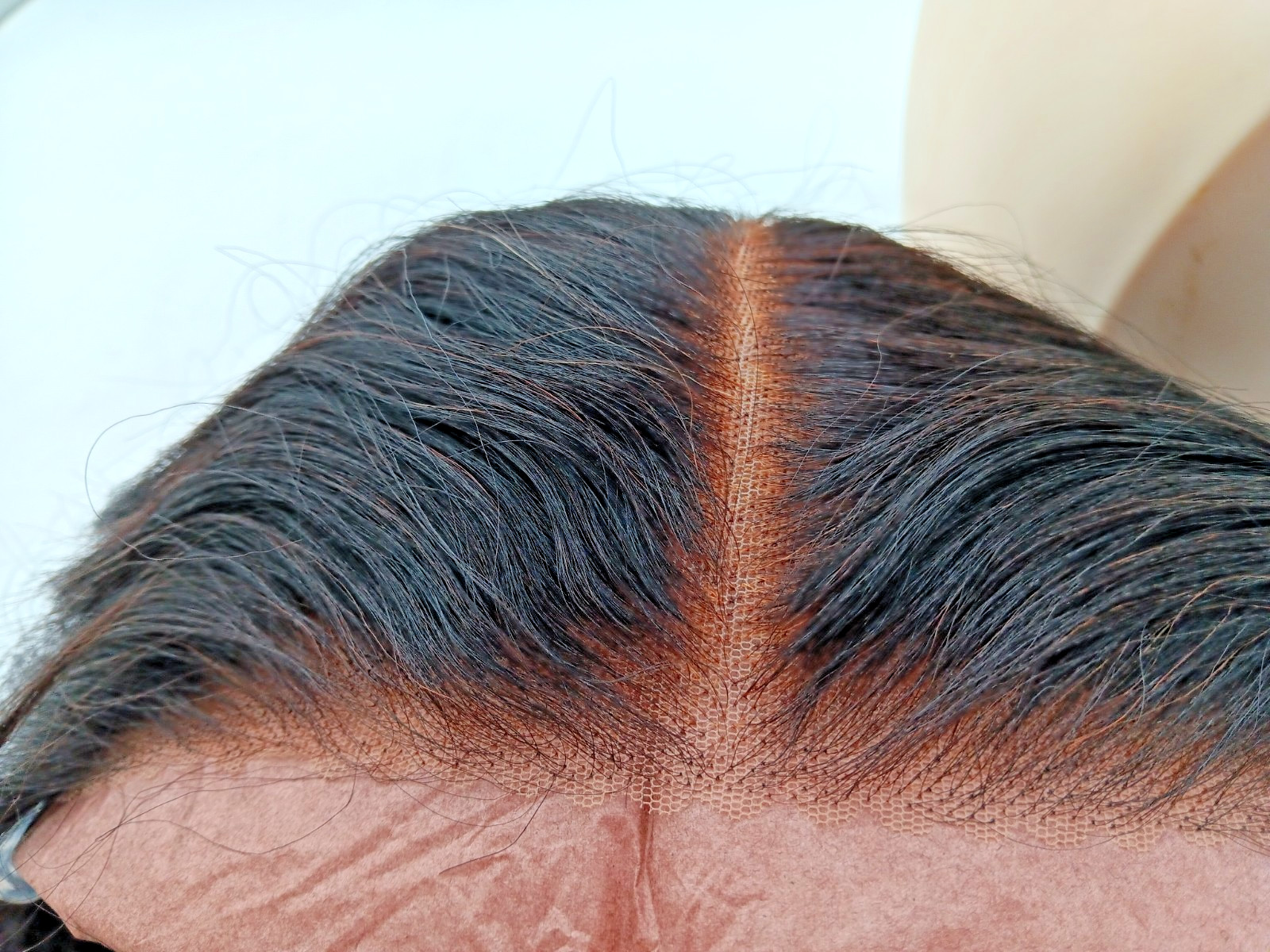 KLAIYI | Glueless Lace Wig | Black with Caramel Highlights | 12″ | MIDDLE PART