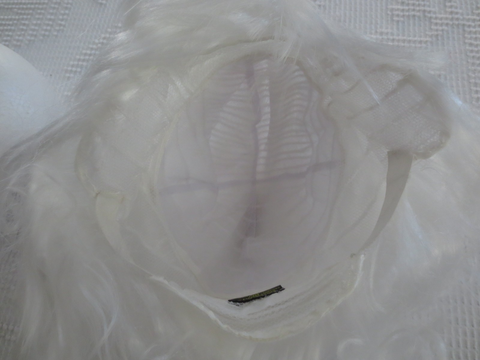 Adult GLAMOUR Deluxe BOUFFANT BEAUTY WHITE WIG – Appears unused
