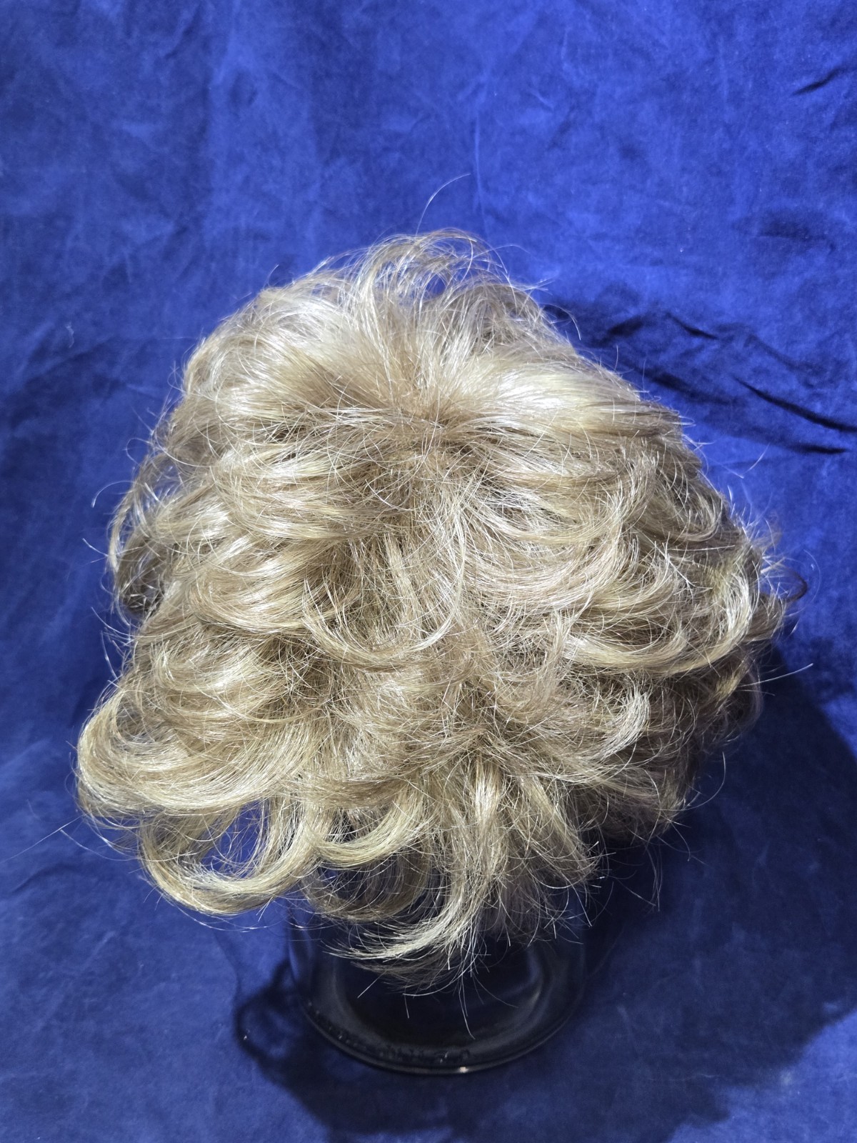 The Wig Company Tiffany Wig 18/22 Ash Blonde Frost Short Curly Voluminous TWC