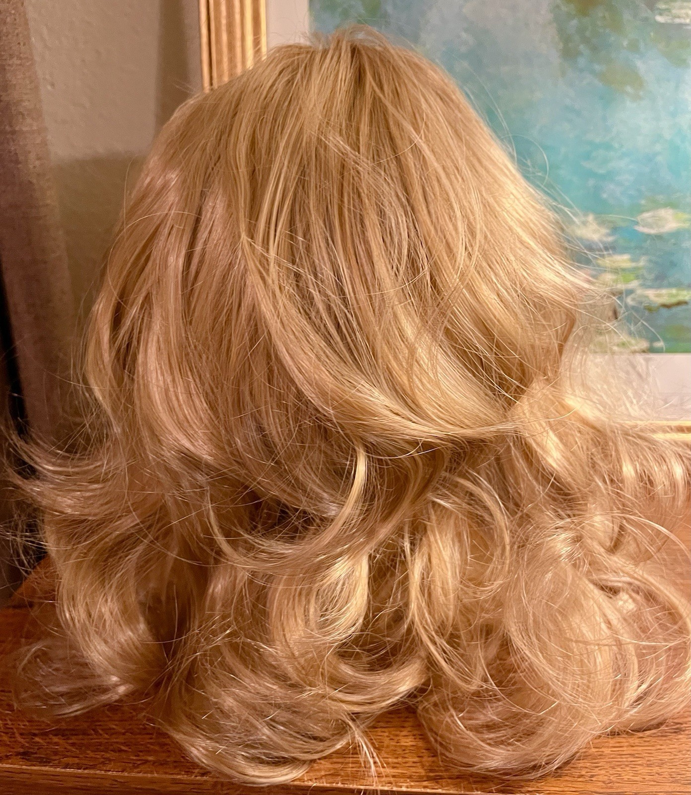 New Wig Shiny Strawberry Blonde Wavy Shoulder Length