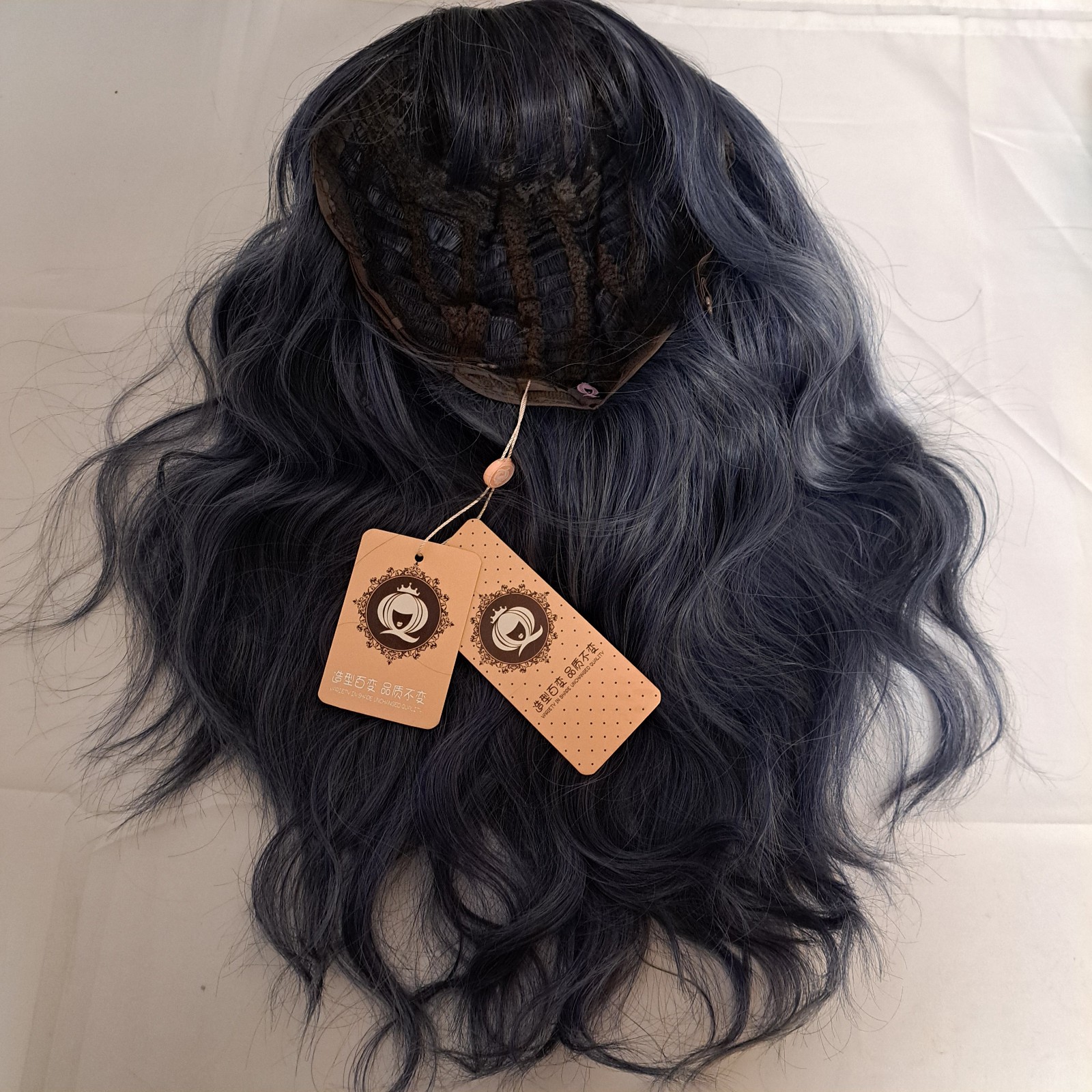 Wig Blue Gray Ombre Long Wavy 20″ synthetic bangs New w/ cap